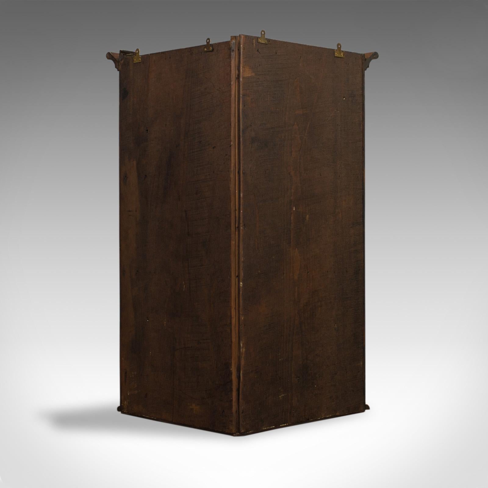 Georgien Armoire d'angle, anglais, géorgien, Oak, suspendu, armoire murale, circa 1780 en vente