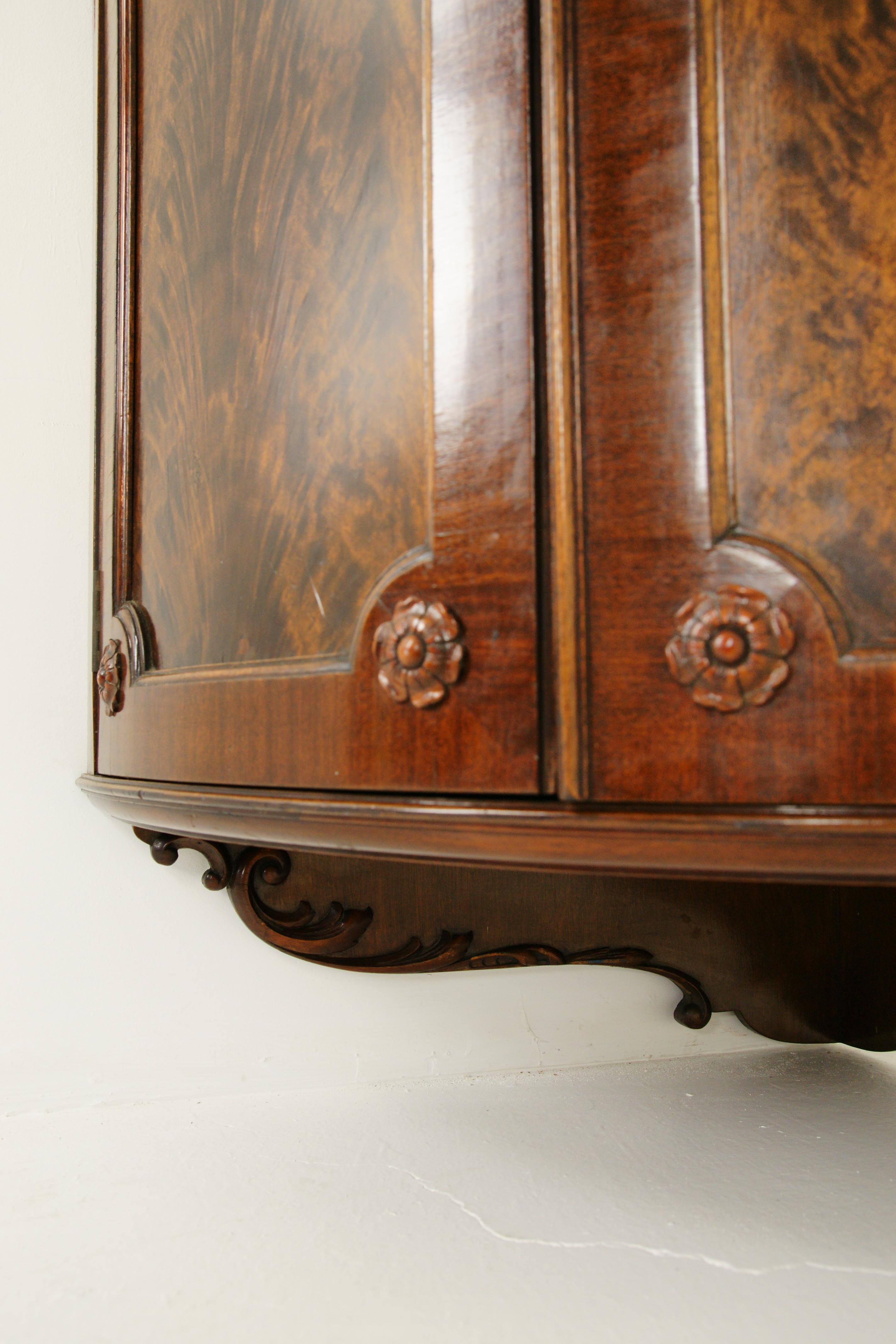Antique Corner Cabinet, Entryway Decor, Carved Cabinet, Scotland 1880, B1457 In Good Condition In Vancouver, BC