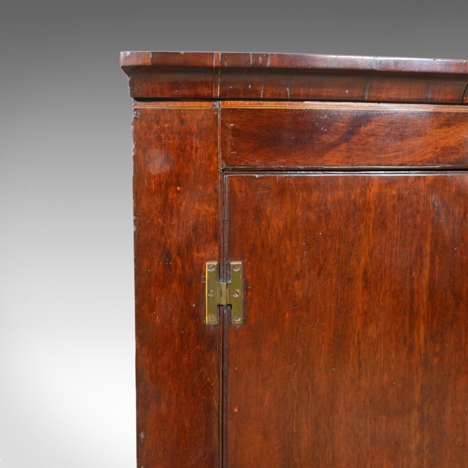 Antique Corner Cabinet, Late Georgian, Bow Fronted, Mahogany, Hanging circa 1800 In Good Condition In Hele, Devon, GB