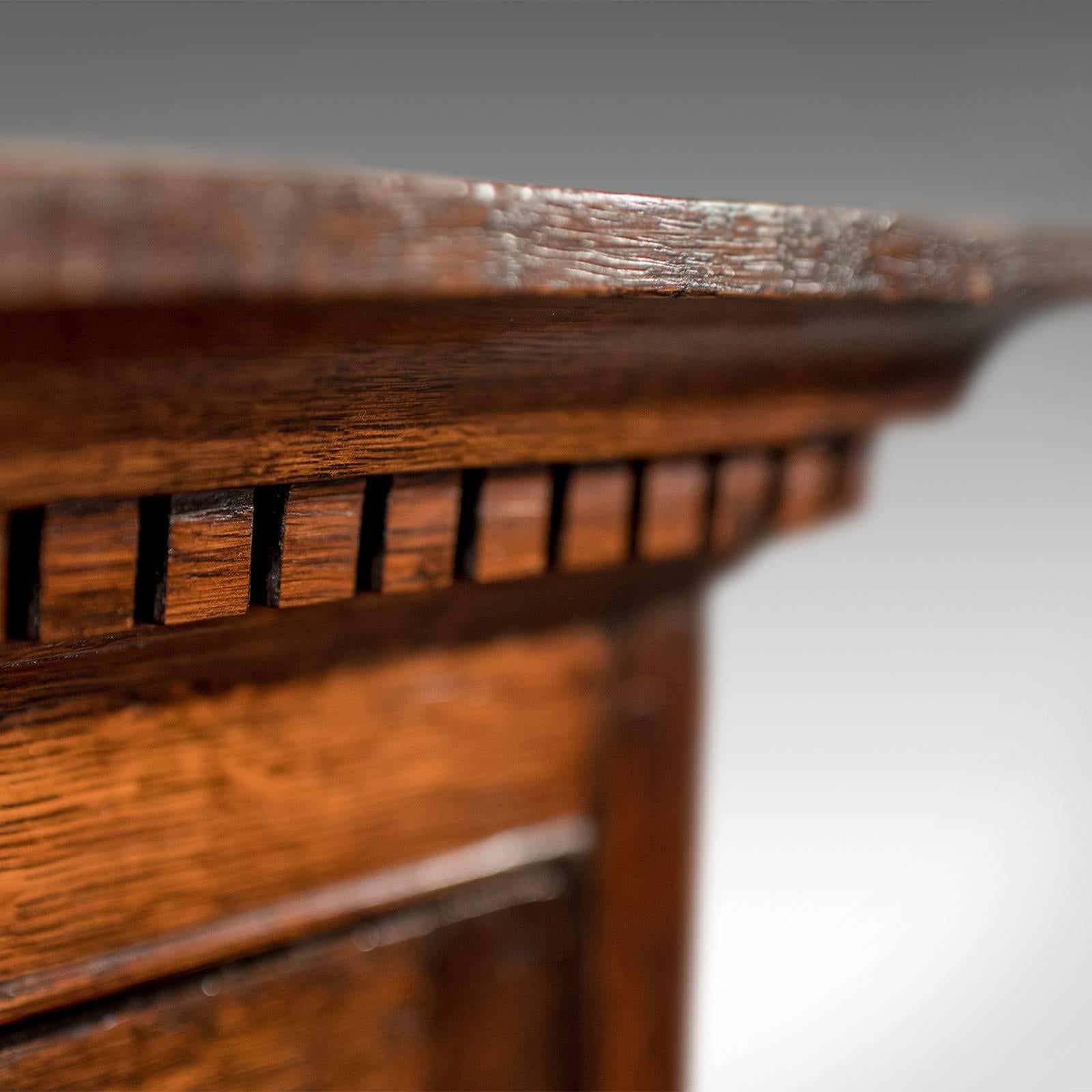 Antique Corner Cabinet, English, Oak, Late Georgian, Hanging Cupboard circa 1780 In Good Condition In Hele, Devon, GB