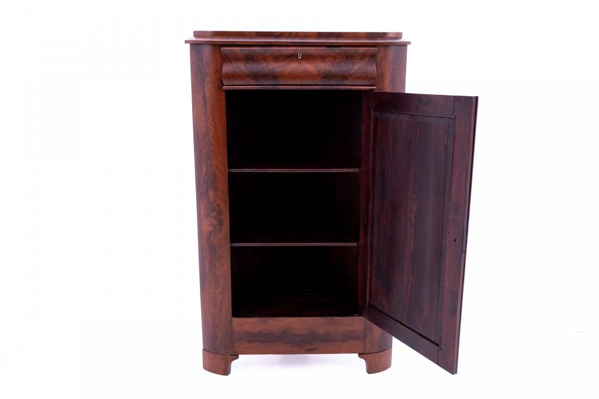 Commode d'angle ancienne, Europe du Nord, vers 1880 en vente 1
