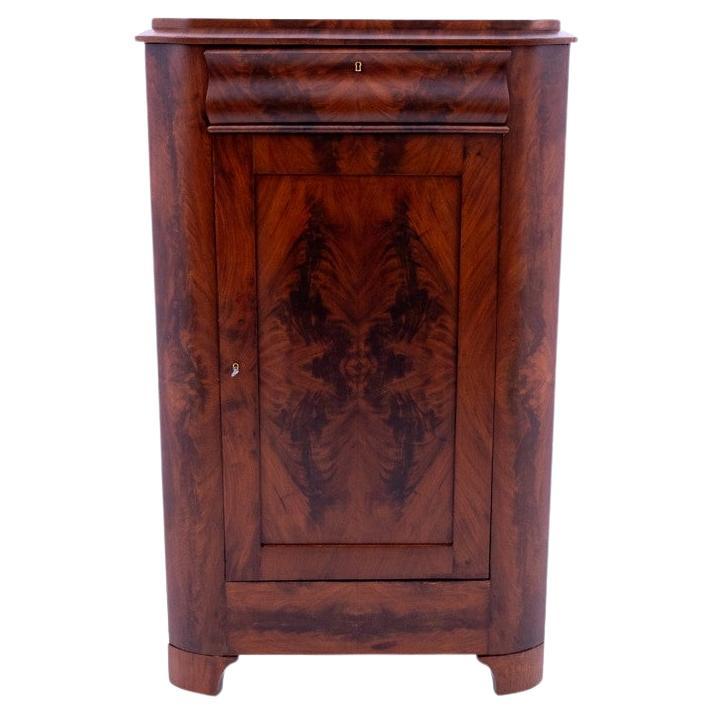 Antica cassettiera angolare, Europa del Nord, circa 1880