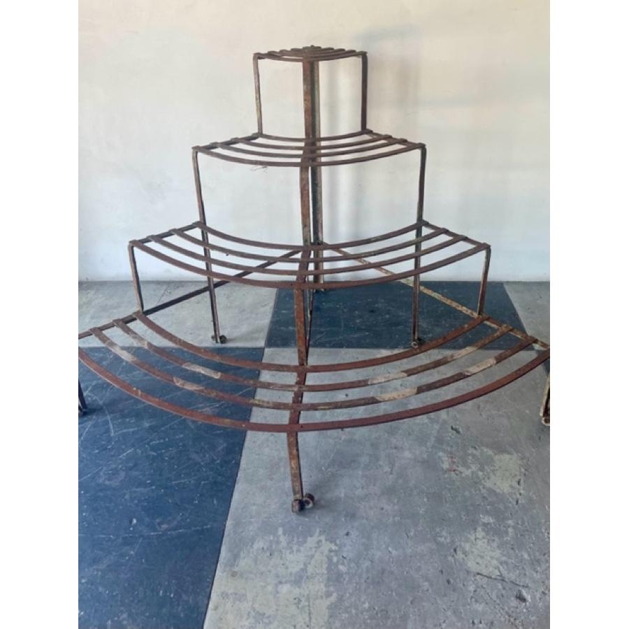 Antique corner plant etagere.

Item #: GE-0104

Dimensions: 40”H x 40.75”D x 59”W