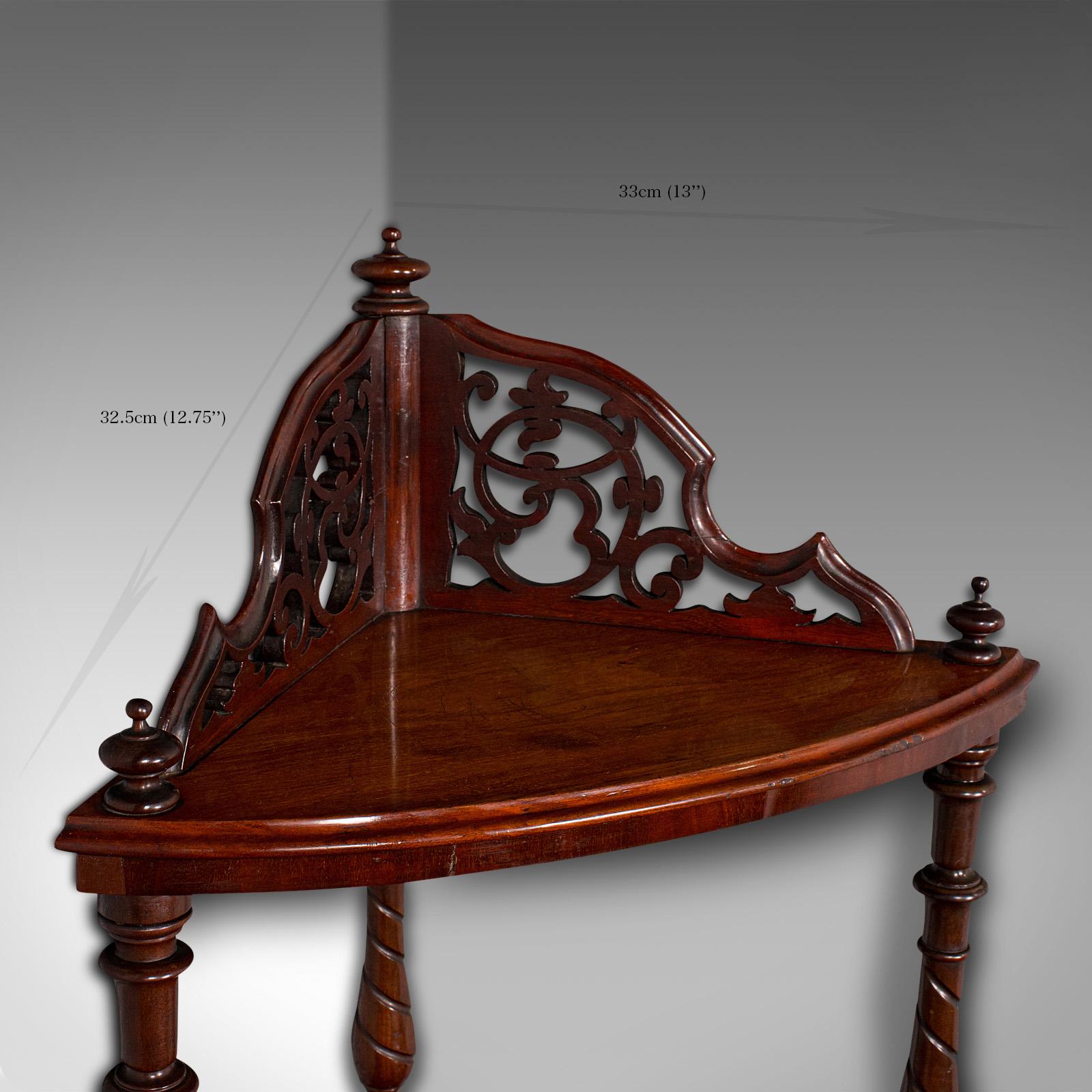 The The House of Antiques Antiques, English Country Antiques, Walnut, Country House Display Stand, Victorian en vente 2
