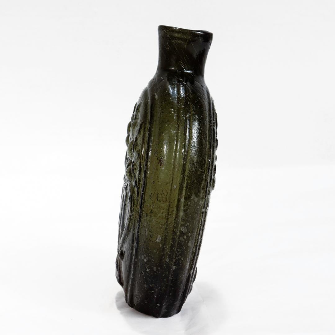 Antikes Füllhorn / Urne Pictoral Amerikanische mundgeblasene Glasflasche oder Flasche G-III (amerikanisch) im Angebot