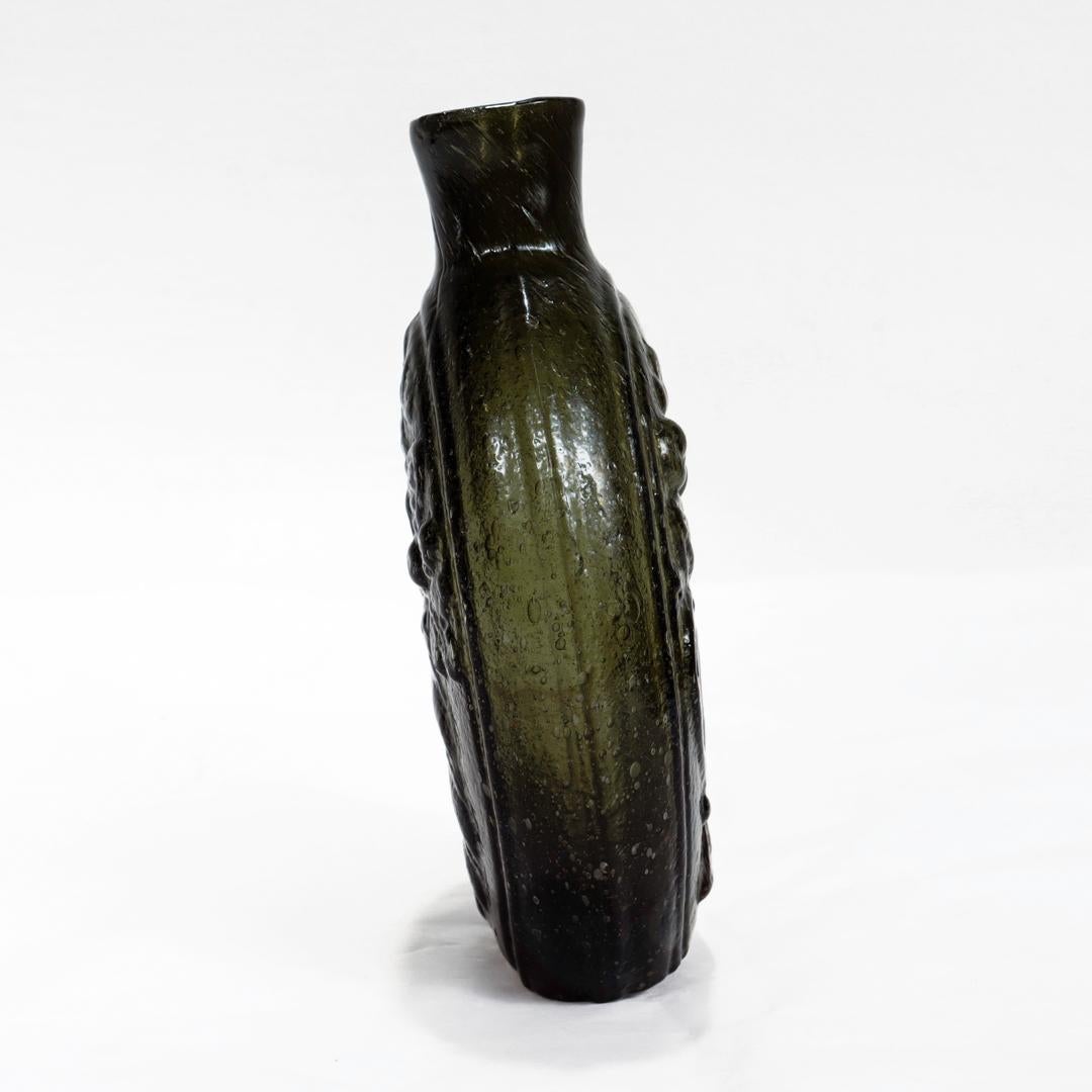 Antique Cornucopia / Urn Pictoral American Blown Glass Flask or Bottle G-III For Sale 1