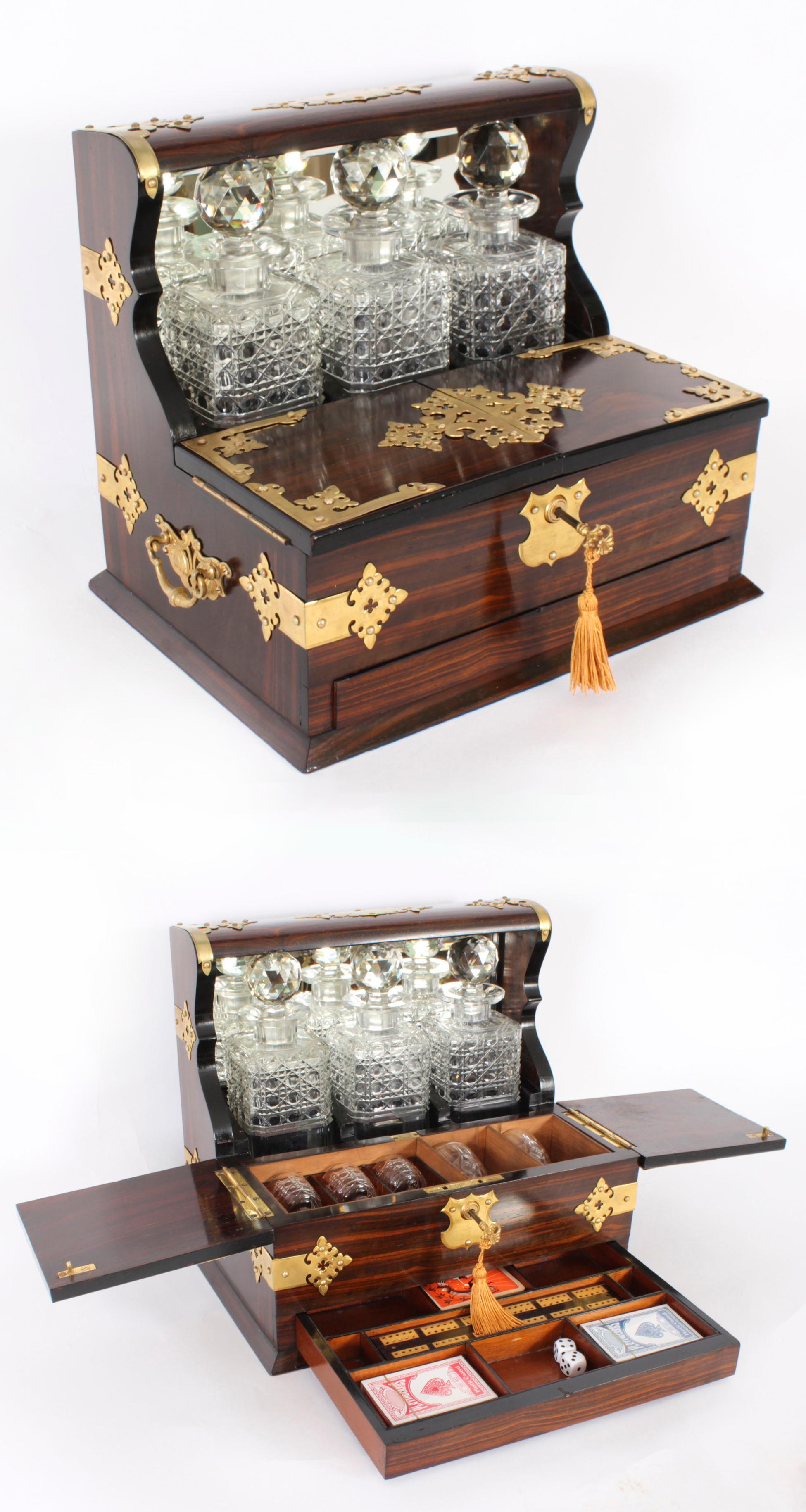 Ancienne carafe à trois carafes en cristal Tantale et tiroir de jeux de Coromandel 19e siècle en vente 14