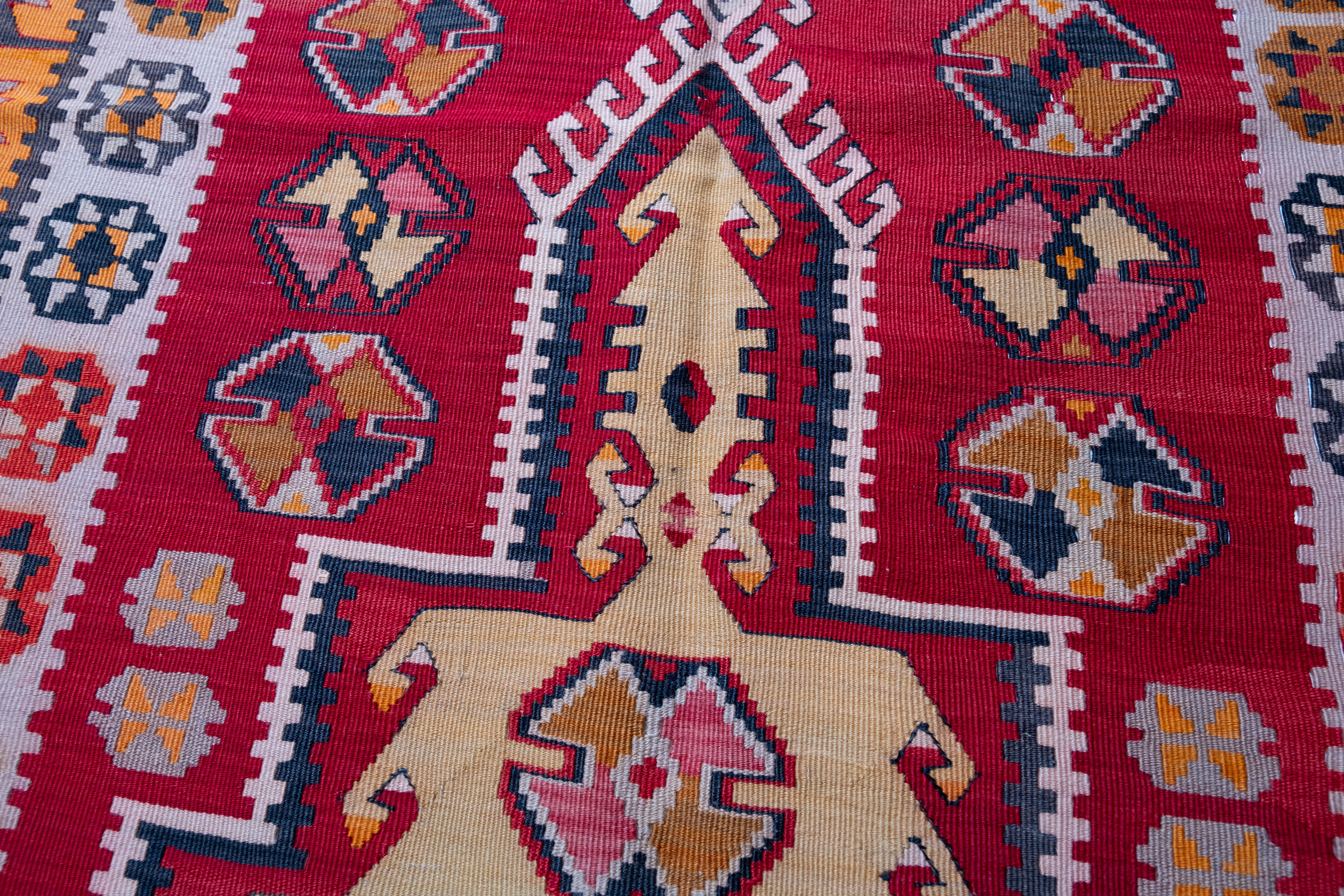 Antique Corum Chorum Mihrab Kilim Rug Wool Old Central Anatolian Turkish Carpet In Good Condition For Sale In Tokyo, JP