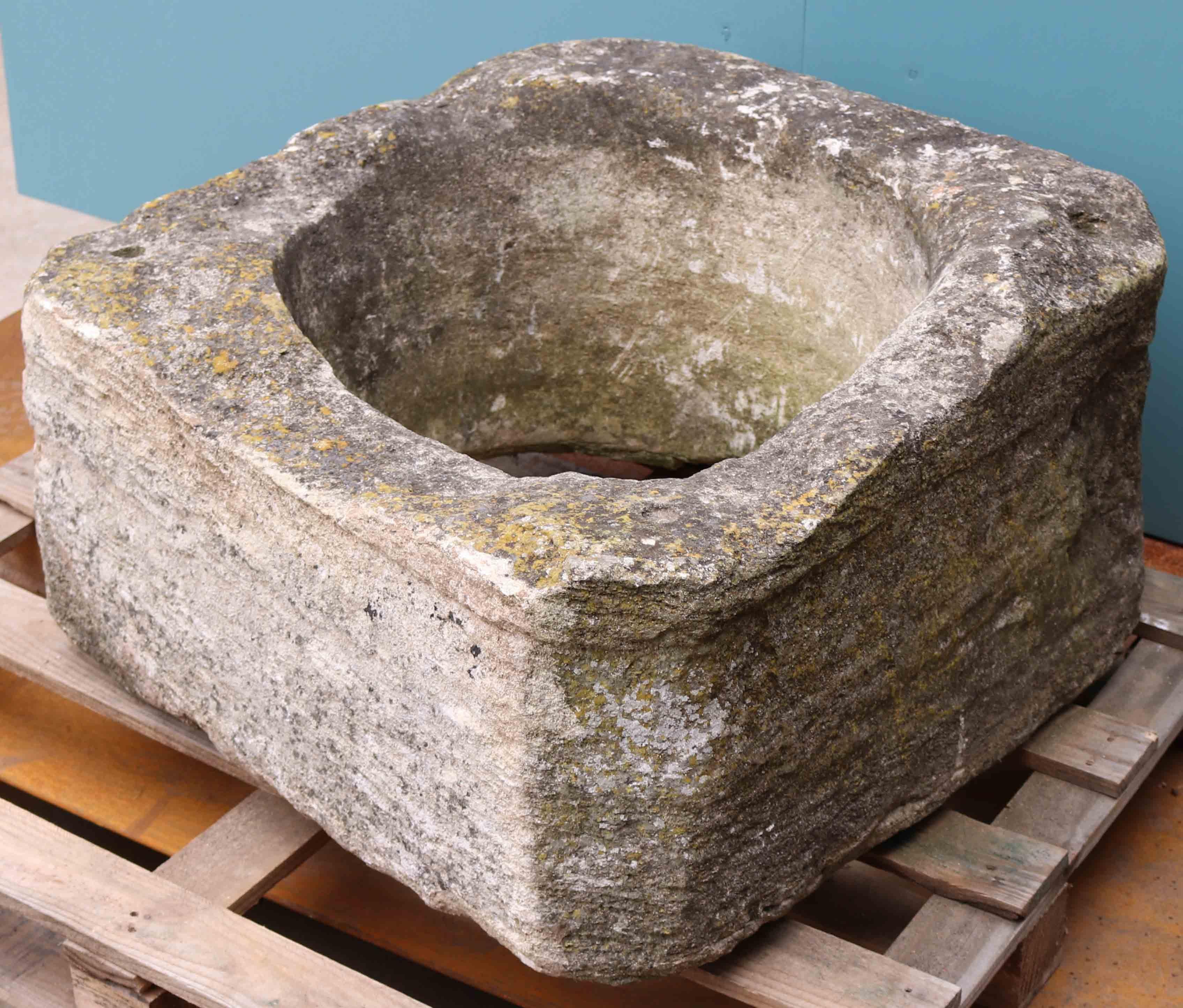 Antique Cotswold Limestone Well  In Good Condition For Sale In Wormelow, Herefordshire