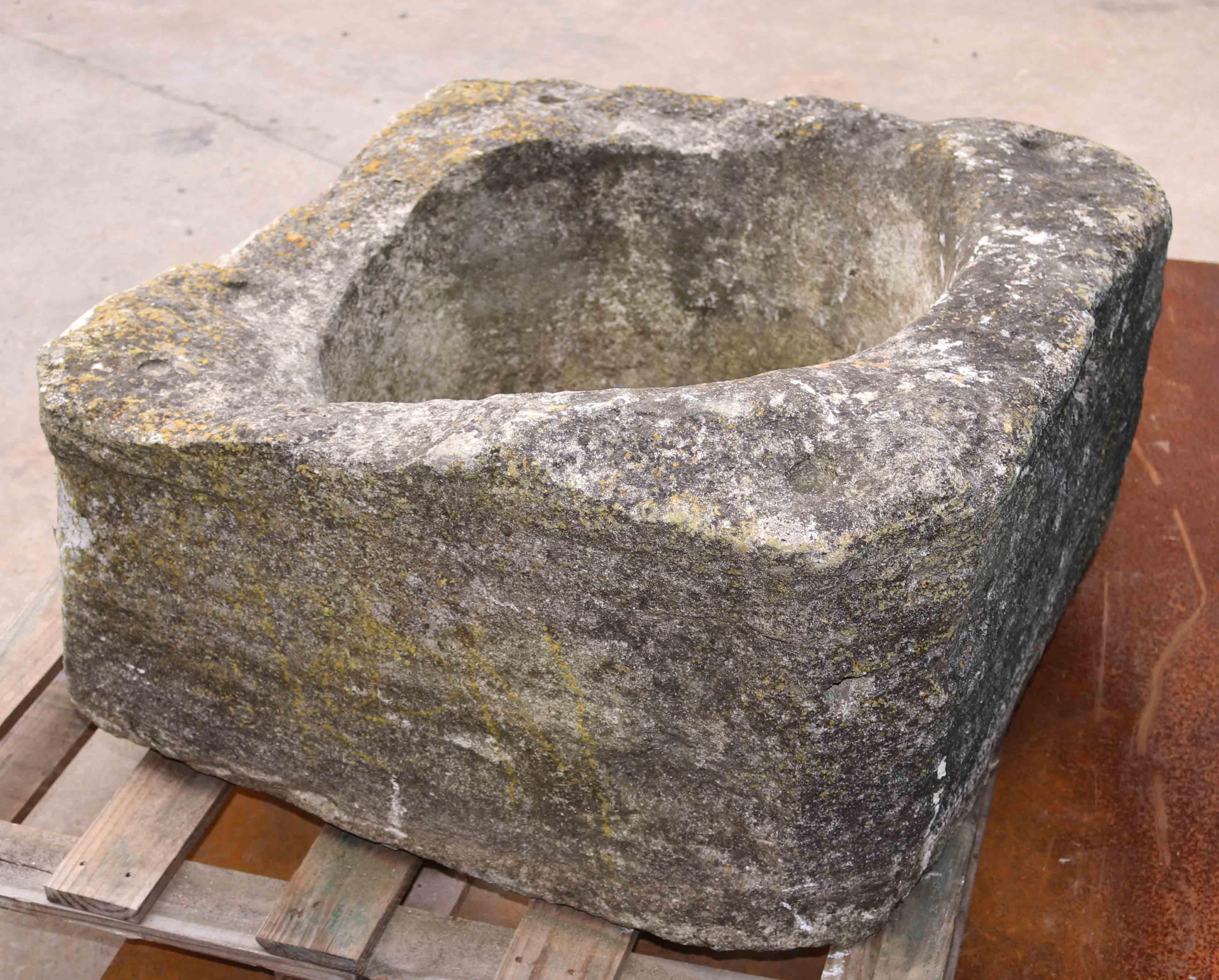18th Century Antique Cotswold Limestone Well  For Sale
