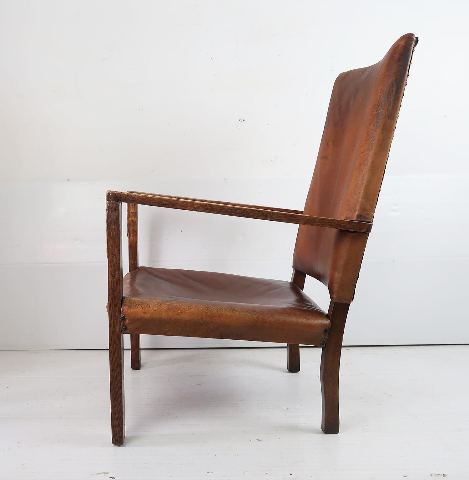 Antique Cotswold School Style Leather Lounge Chair. English. C.1920 In Good Condition In St Annes, Lancashire