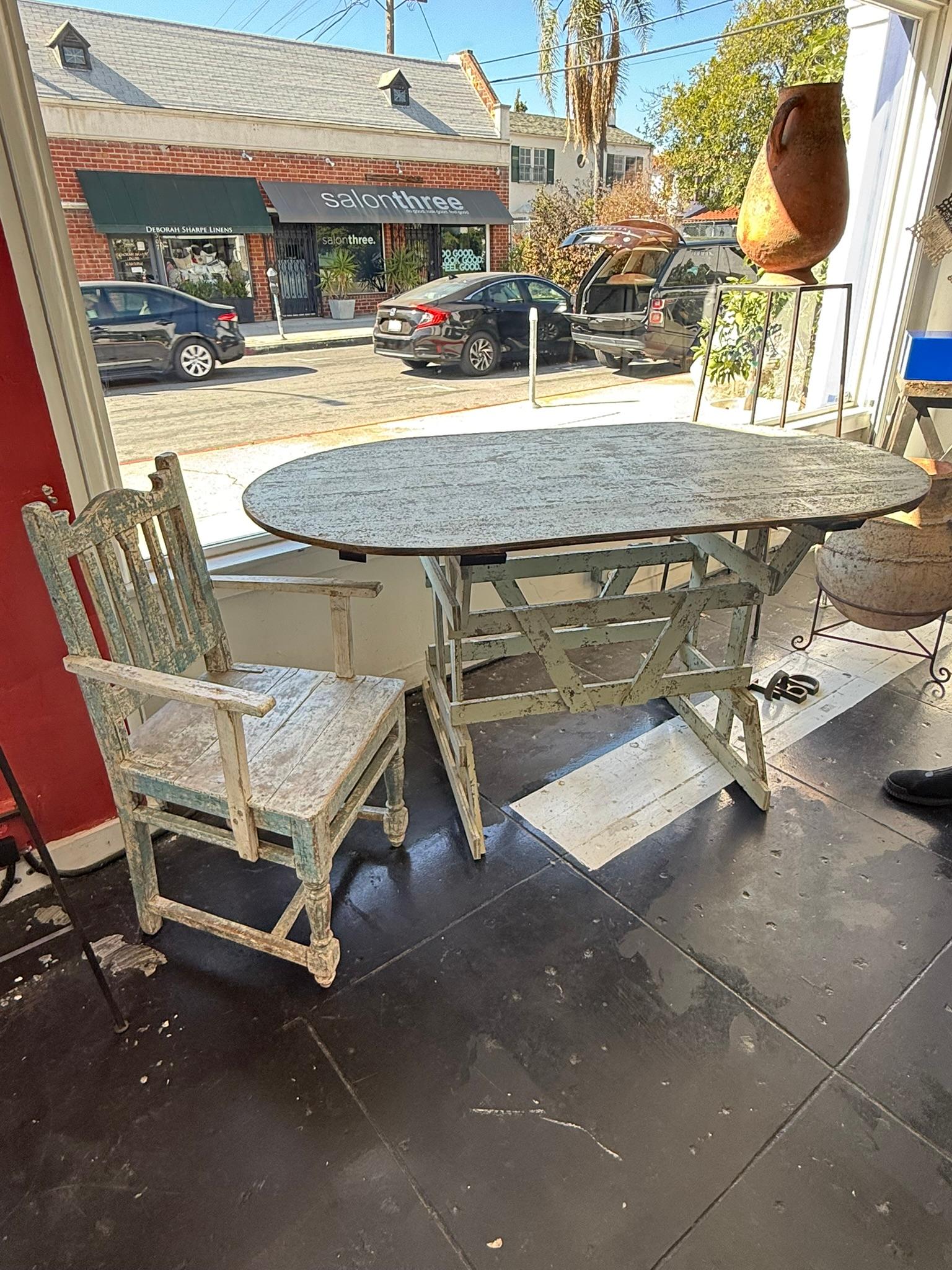 Beautiful set of antique Cottage Armchair and Table, painted wood, original patina.

Table measures: 37.5