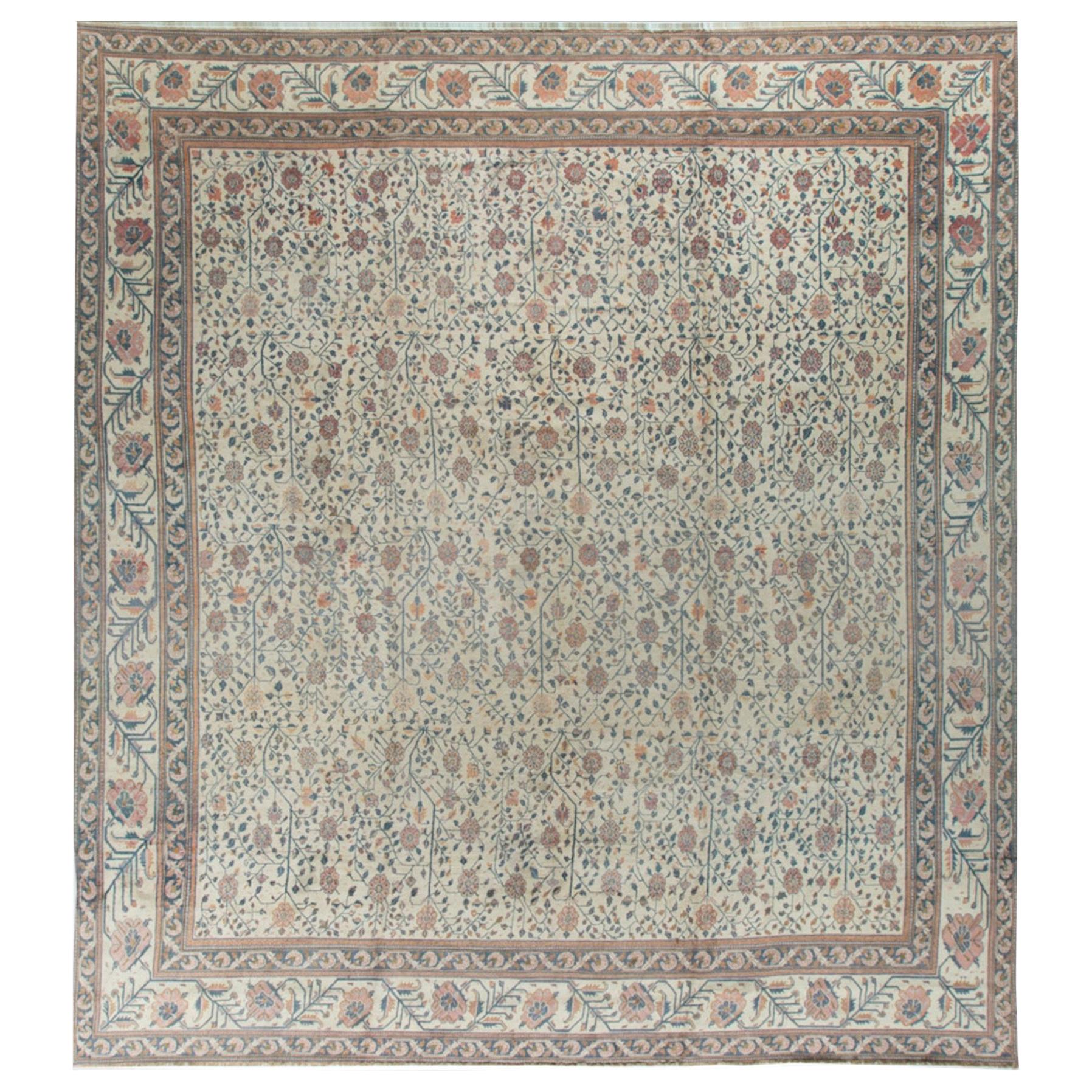 Tapis antique en coton Agra:: circa 1880 14'4" x 16'2". en vente