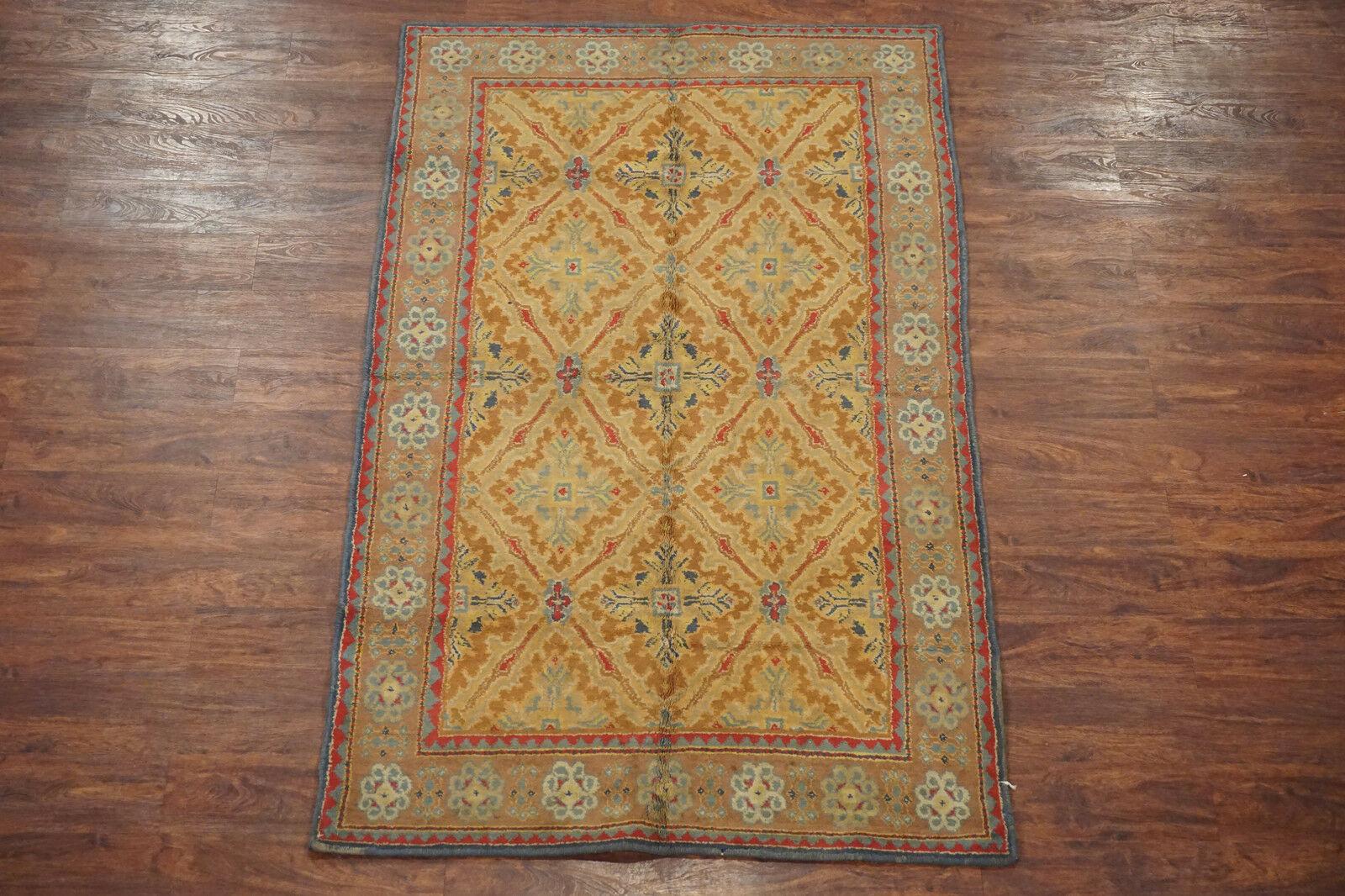 Hand-knotted cotton pile on a cotton foundation.

Circa 1920.

Dimensions: 3'11