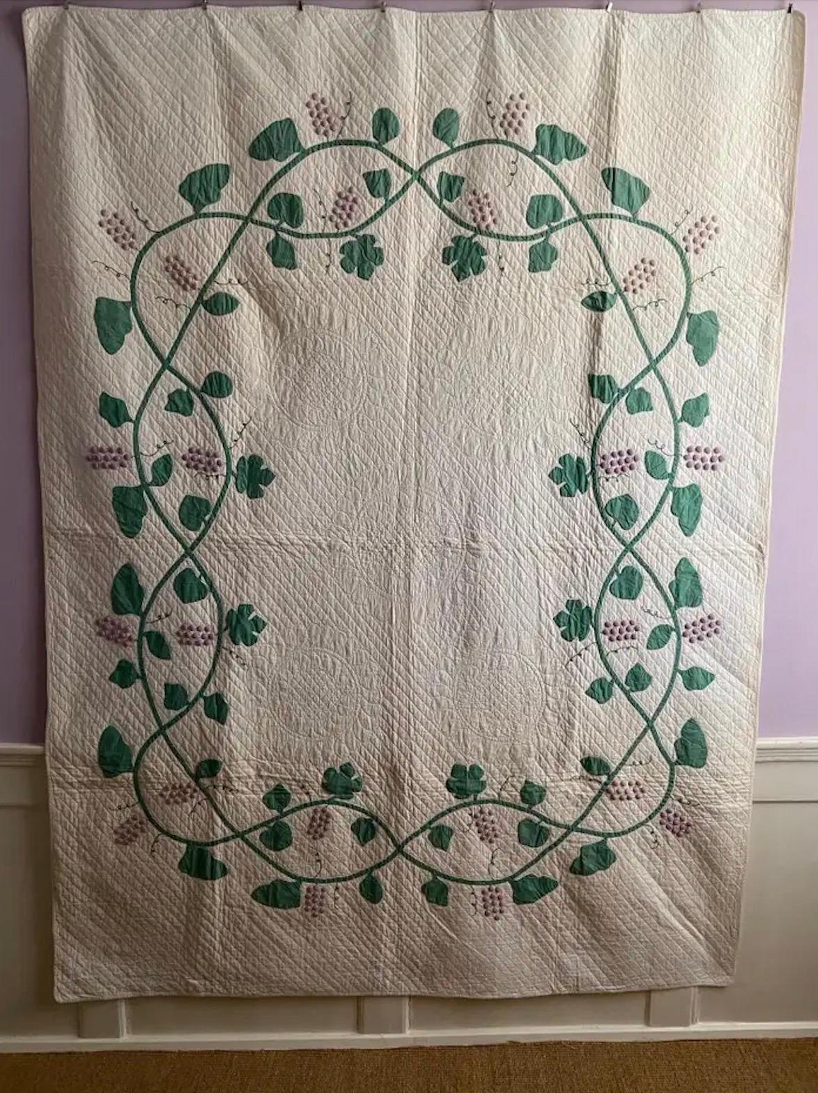 American Antique Cotton “Grapes” Quilt in White and Purple with Fine Details, USA, 1920s