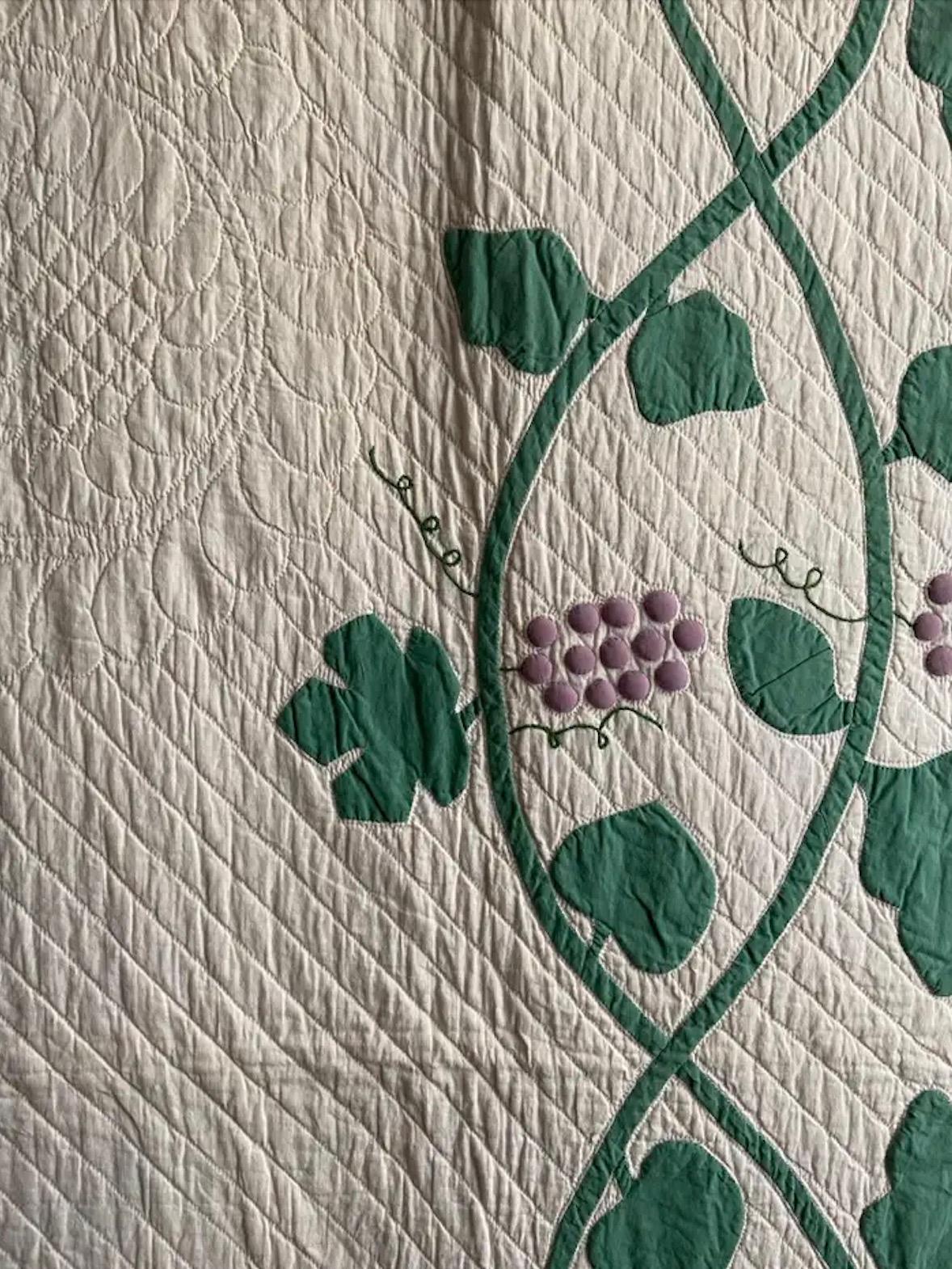 Hand-Crafted Antique Cotton “Grapes” Quilt in White and Purple with Fine Details, USA, 1920s