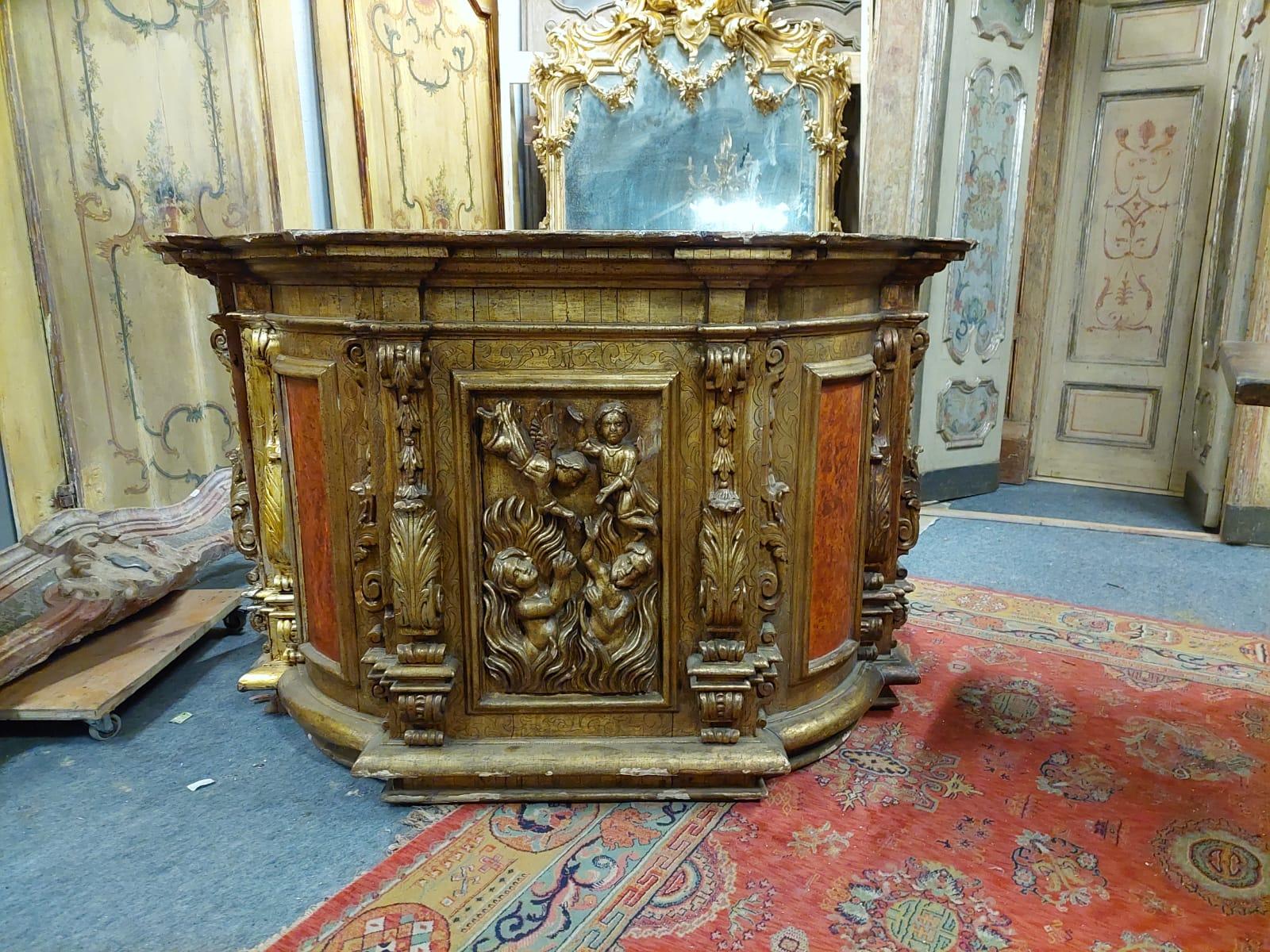 Antique Counter-Church Pulpit in Gilded Richly Carved Wood, 16th Century Italy 1