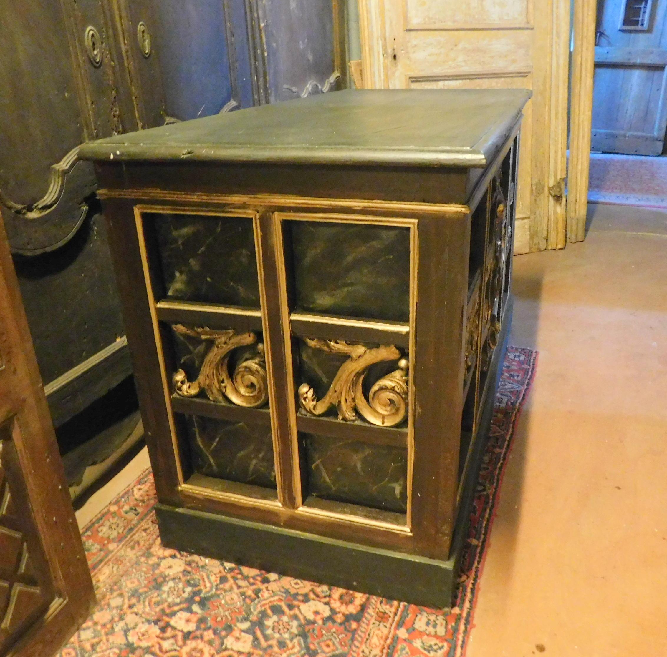 Antique table with back or counter in lacquered and gilded wood, brown and green fake marble, lacquered by hand in the 1800s as an artist in Italy, came from a private chapel of a noble villa, can be used as a luxury store counter or as a tabletop,