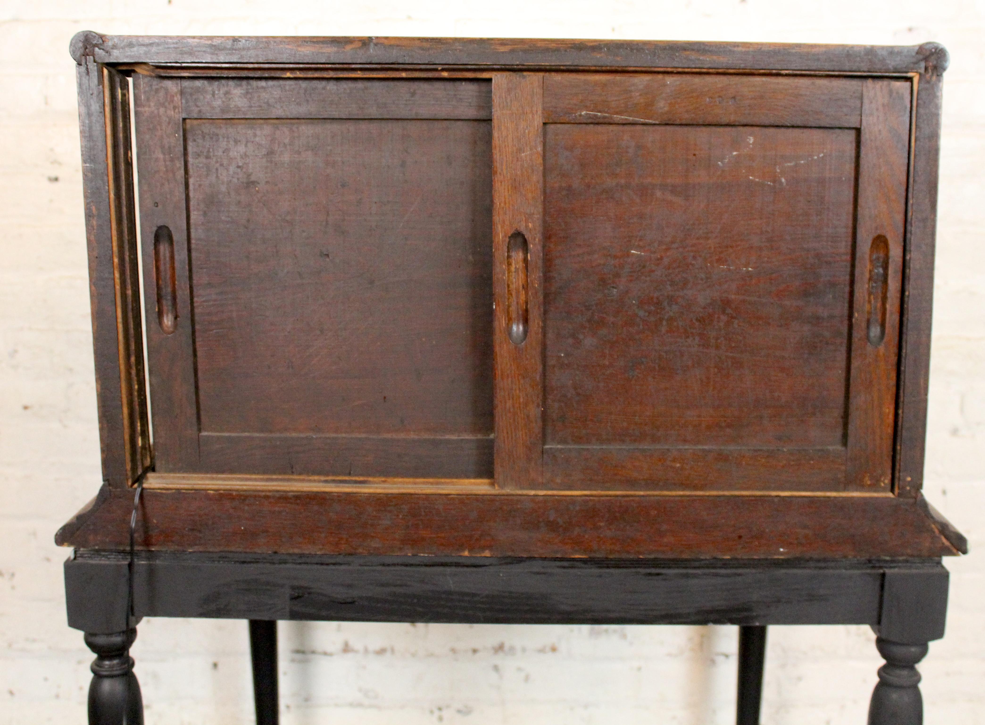Antique Countertop Display Case on Stand For Sale 12