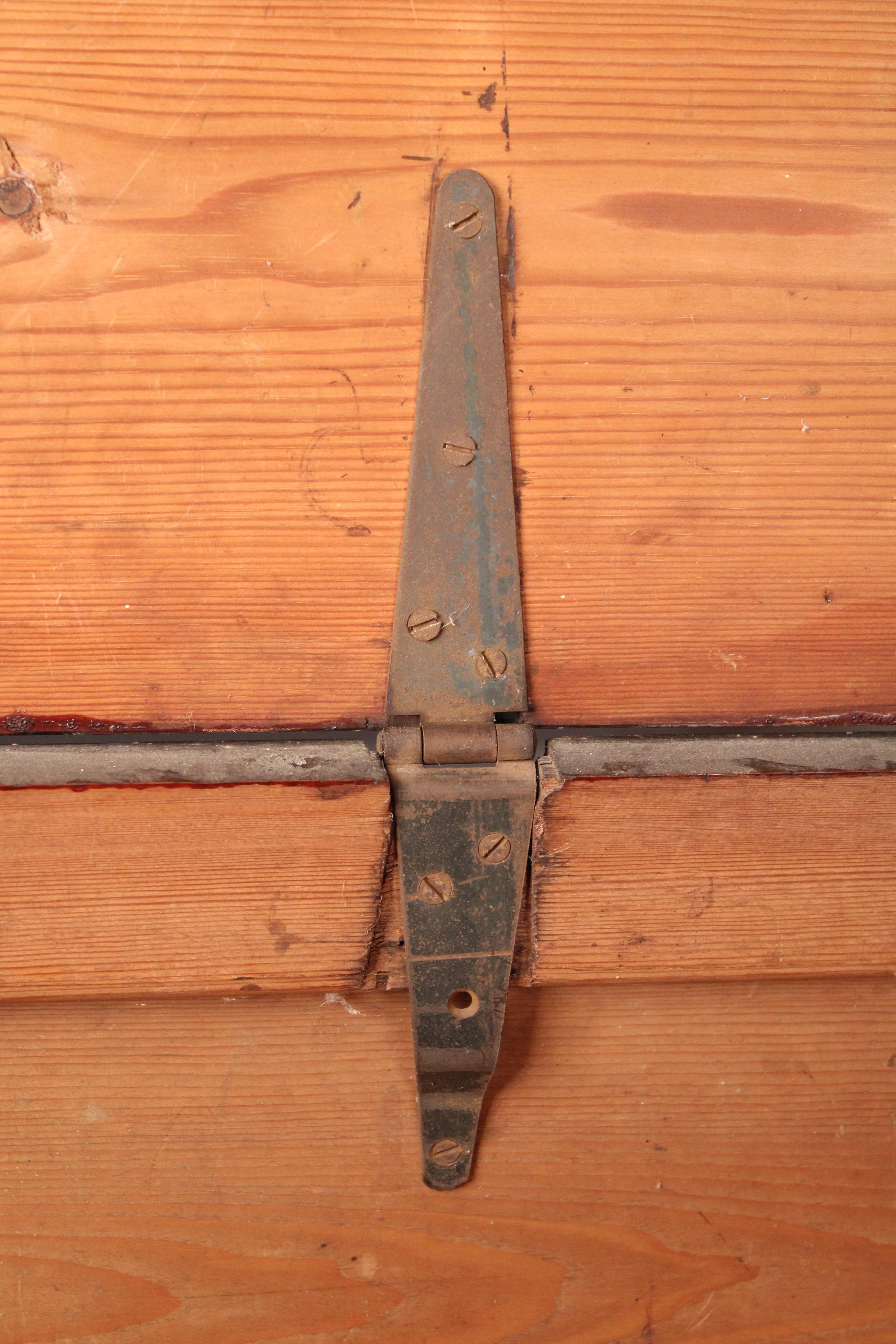 Antique Country English Pine Trunk For Sale 5