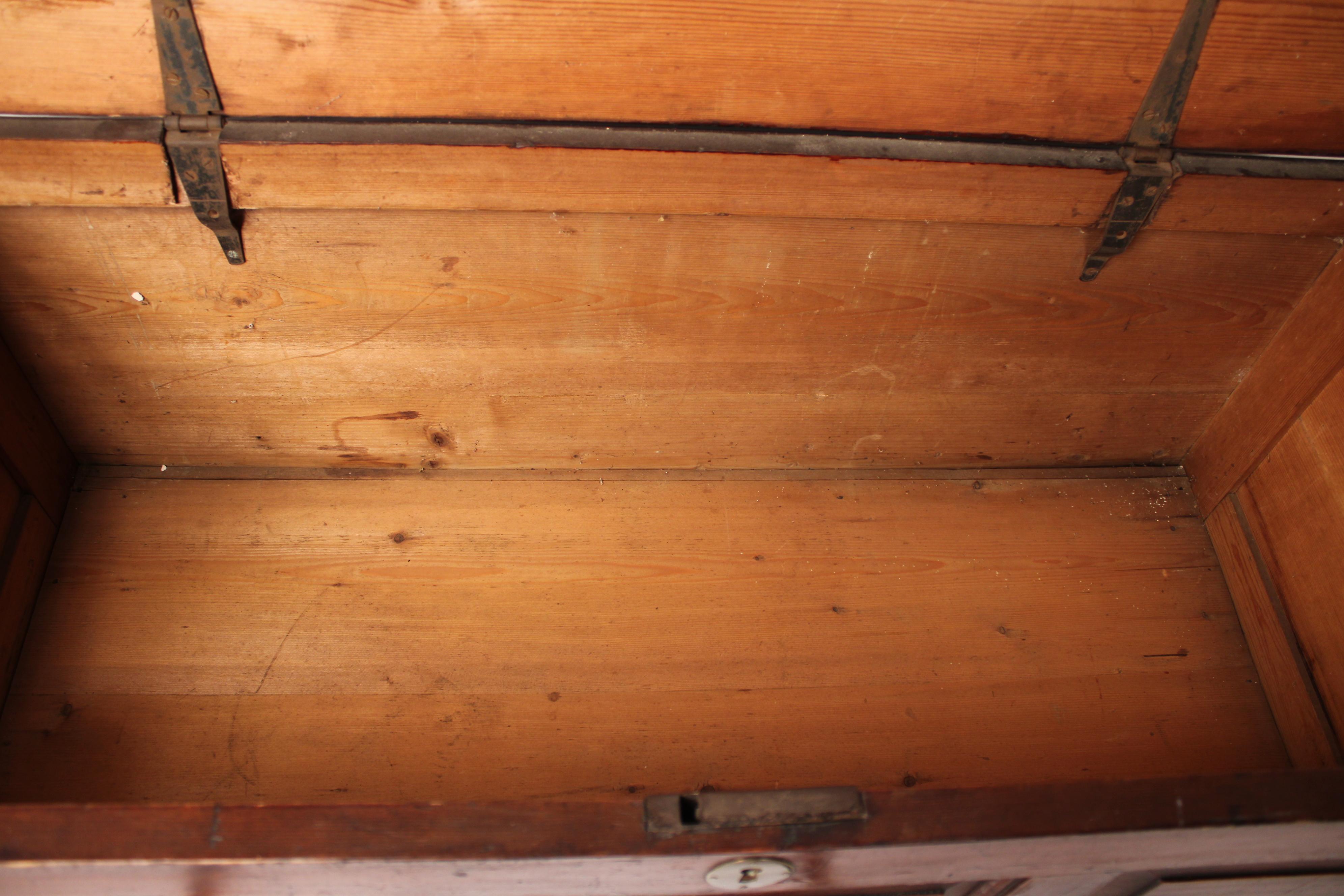 Antique Country English Pine Trunk For Sale 4
