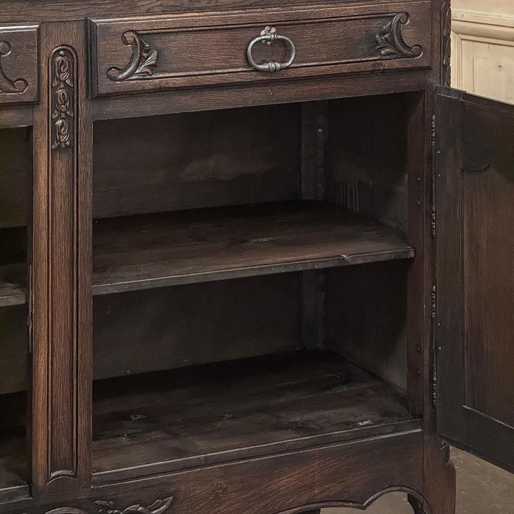 Buffet français ancien à 2 portes en vente 8