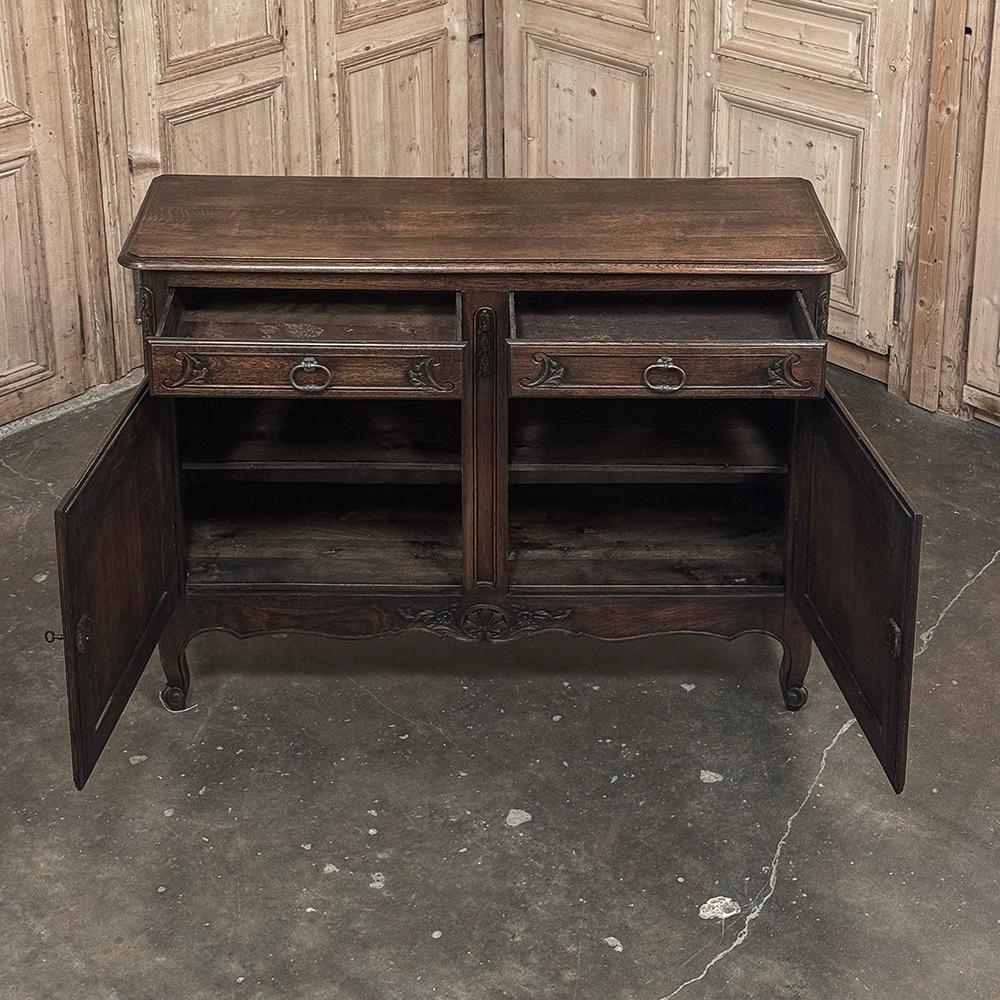 Buffet français ancien à 2 portes en vente 10