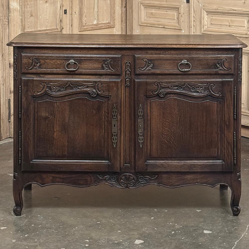 Français Buffet français ancien à 2 portes en vente