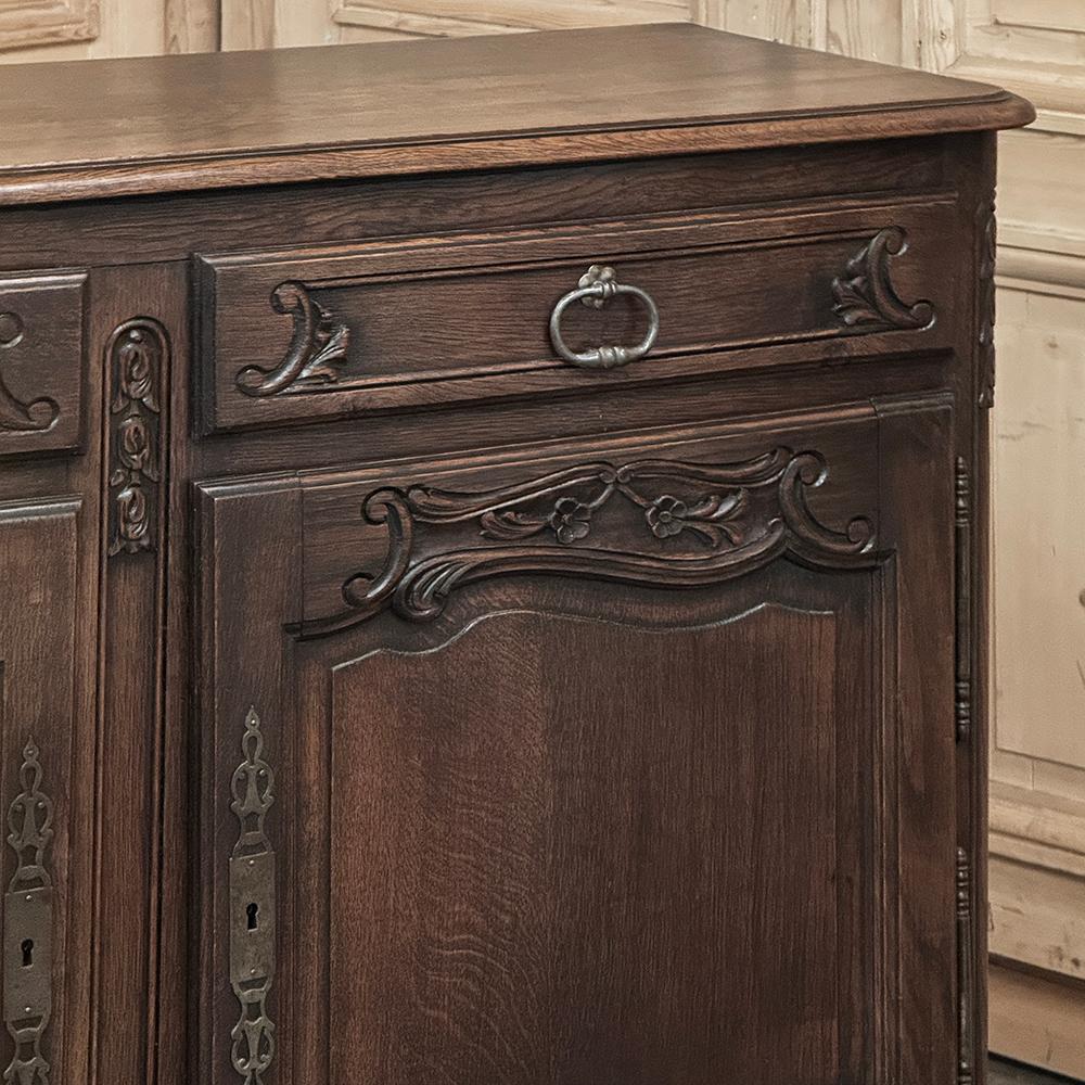 20ième siècle Buffet français ancien à 2 portes en vente