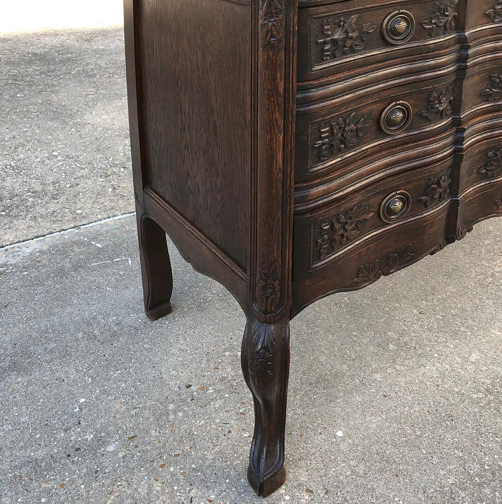 Antique Country French Commode (Handgeschnitzt)