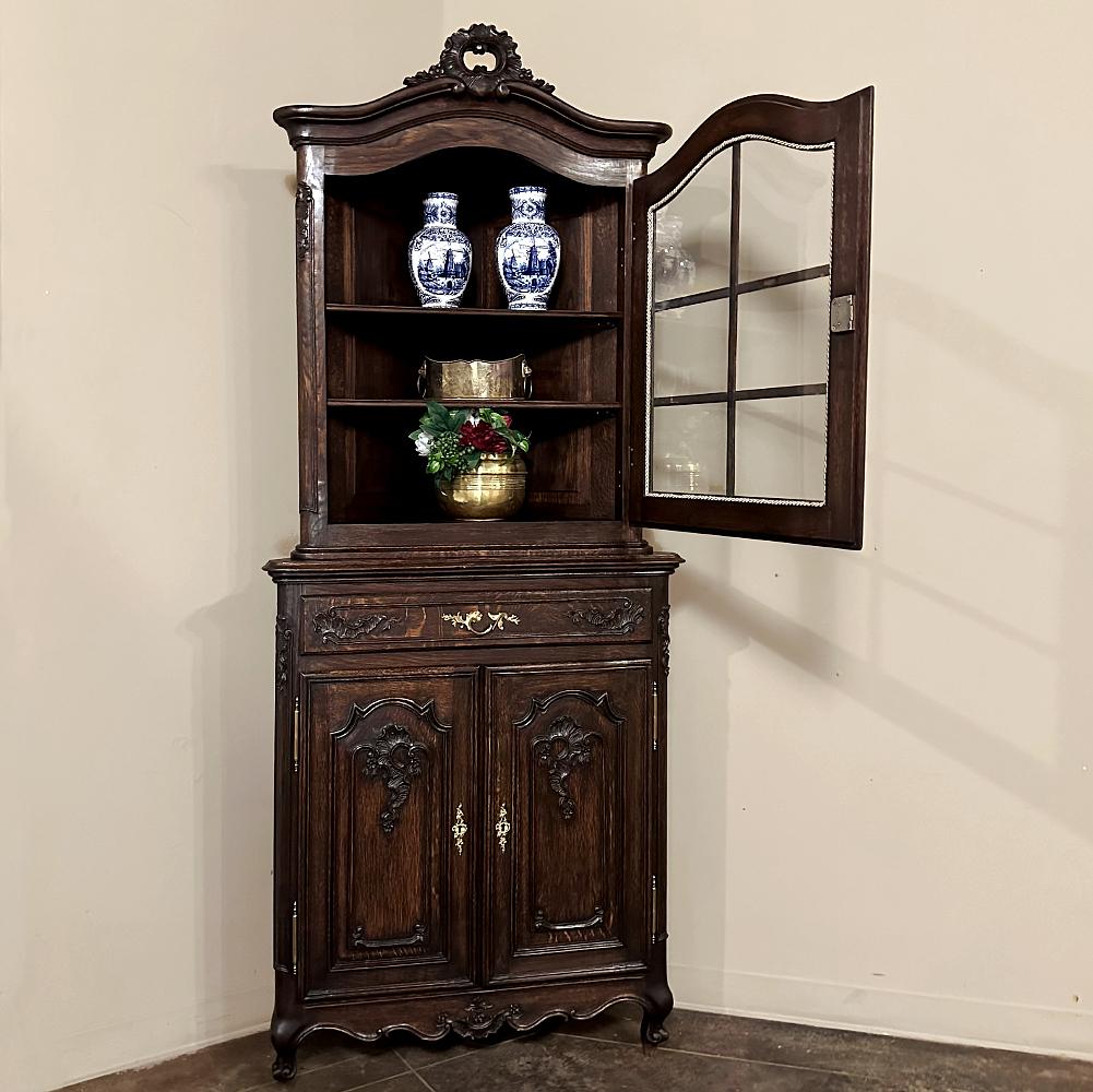 Antique Country French Corner Vitrine ~ Cabinet In Good Condition For Sale In Dallas, TX