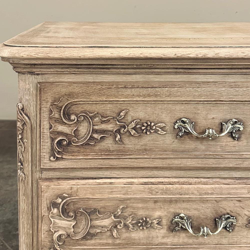 Antique French Double Commode in Oak scortecciato in vendita 6