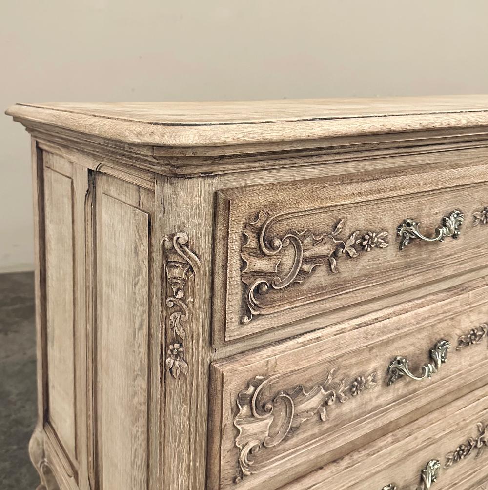 Fatto a mano Antique French Double Commode in Oak scortecciato in vendita