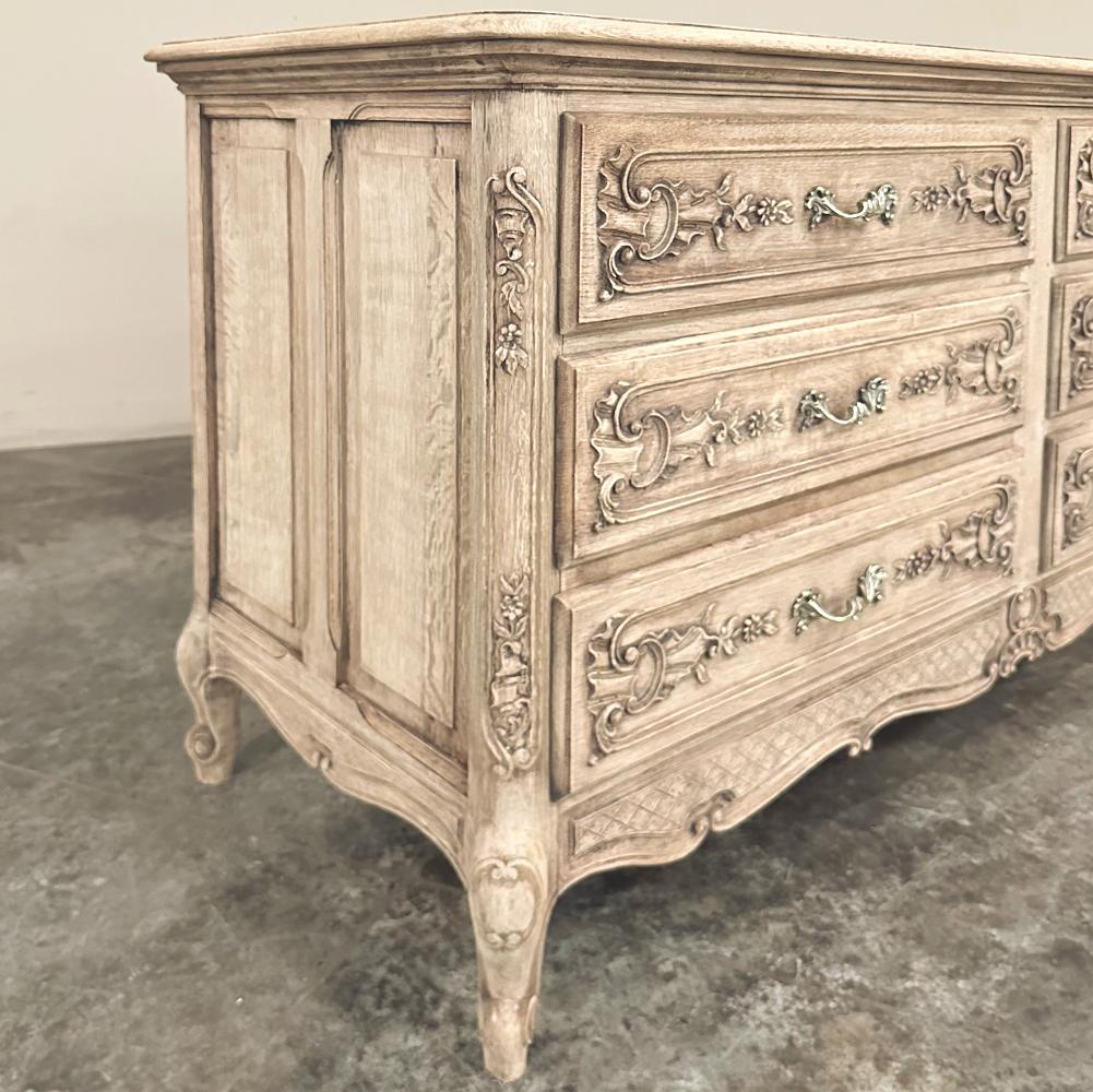 XX secolo Antique French Double Commode in Oak scortecciato in vendita