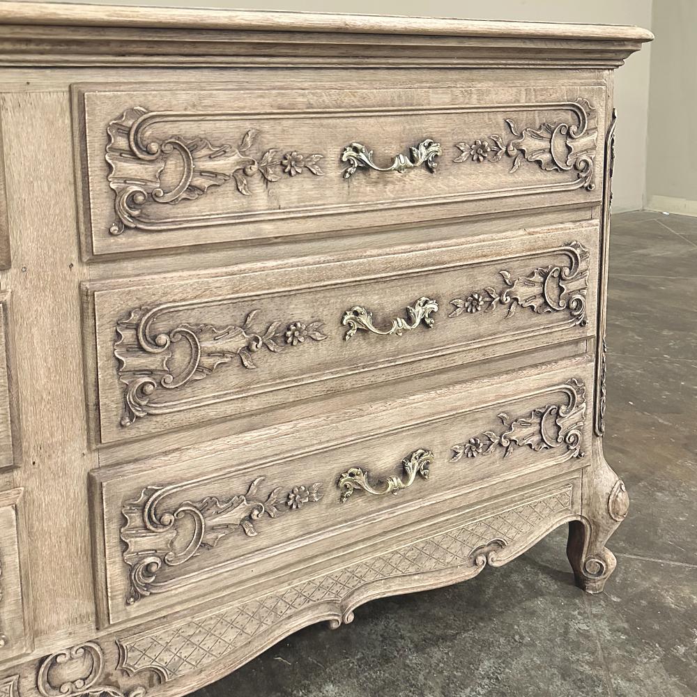 Antique French Double Commode in Oak scortecciato in vendita 1
