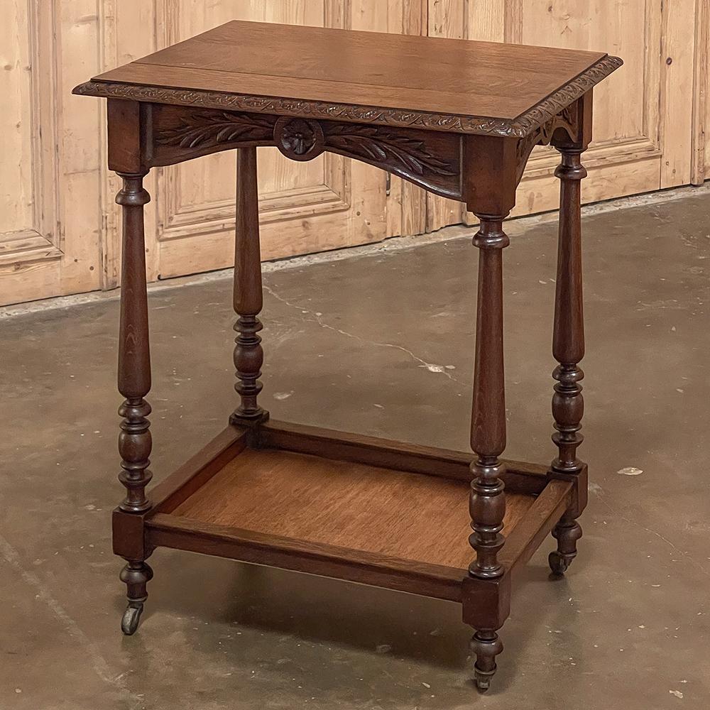 Antique Country French End Table In Good Condition In Dallas, TX