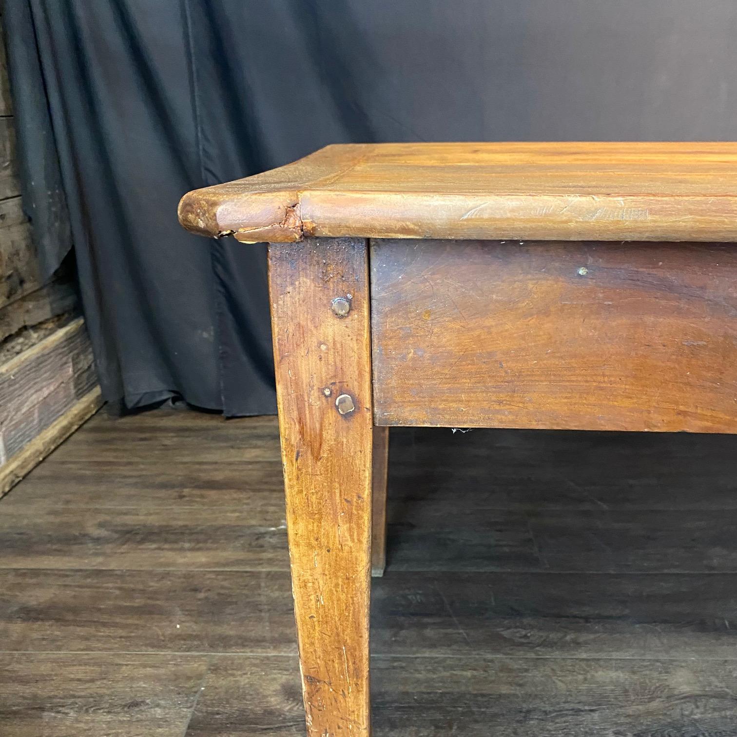 Antique Country French Farmhouse Dining Table from Provence en vente 5