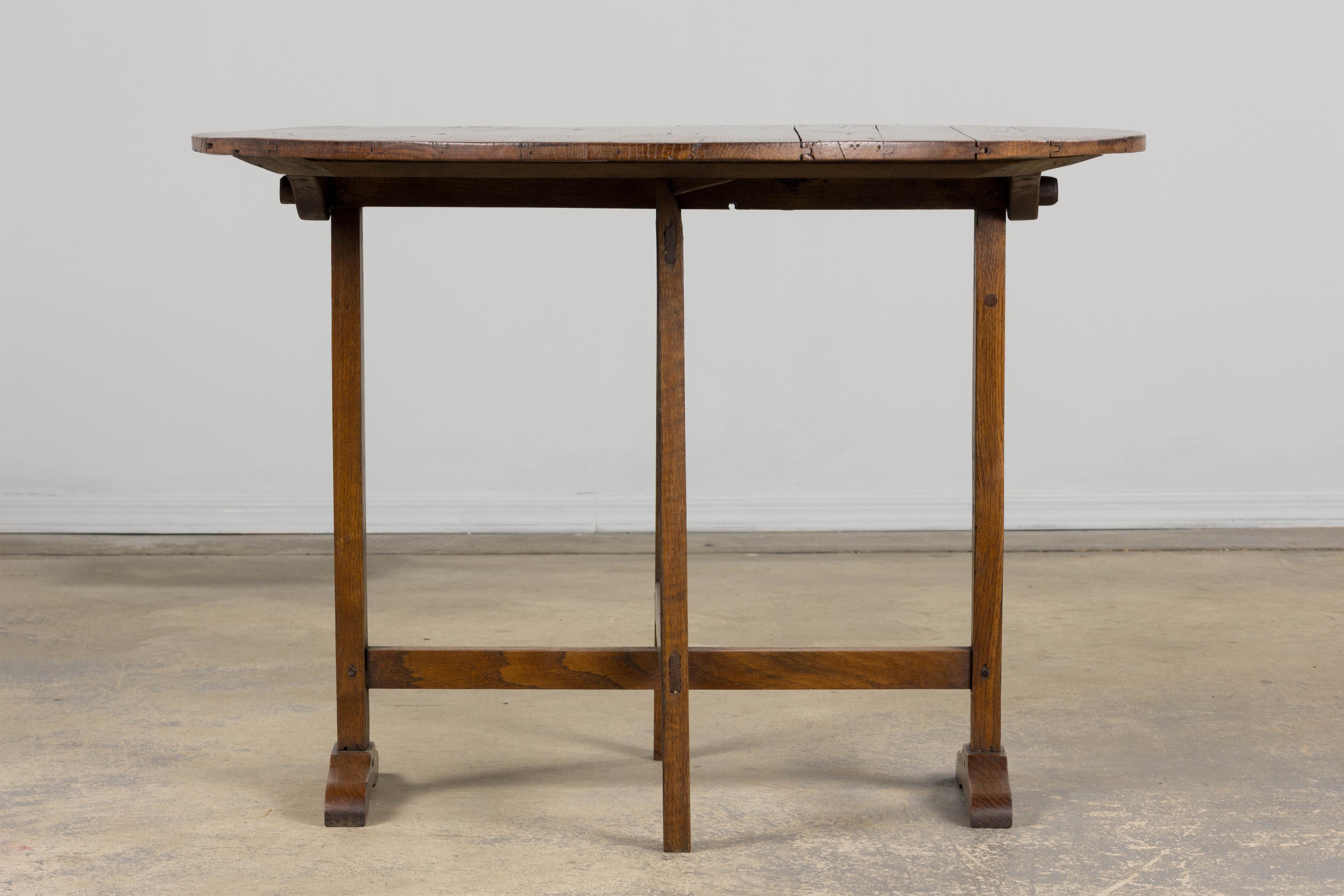 Antique Country French Farmhouse Oval Oak Vendange Wine Tasting Table For Sale 5