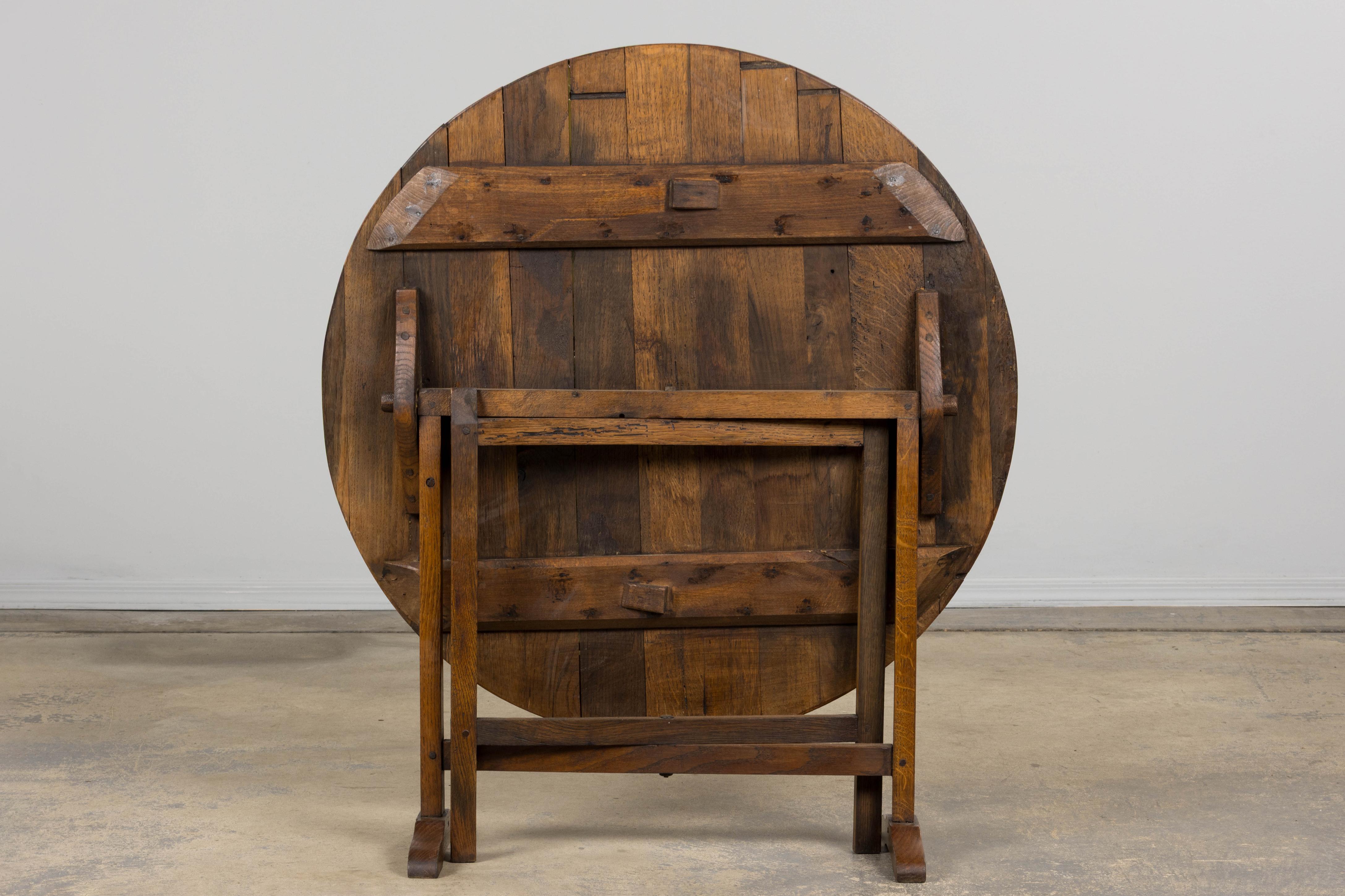 Antique Country French Farmhouse Oval Oak Vendange Wine Tasting Table For Sale 14