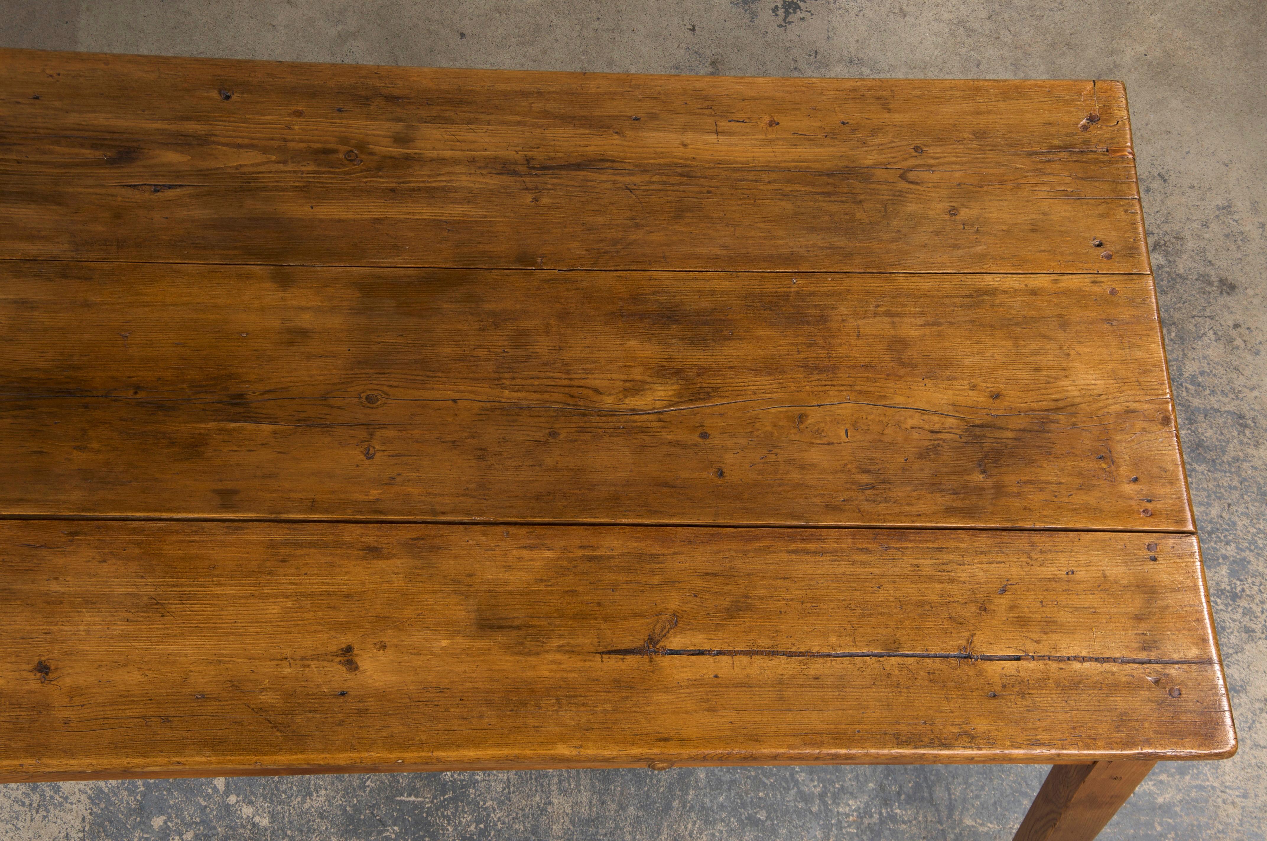 Antique Country French Farmhouse Pine Rustic Dining Table In Good Condition In Astoria, NY