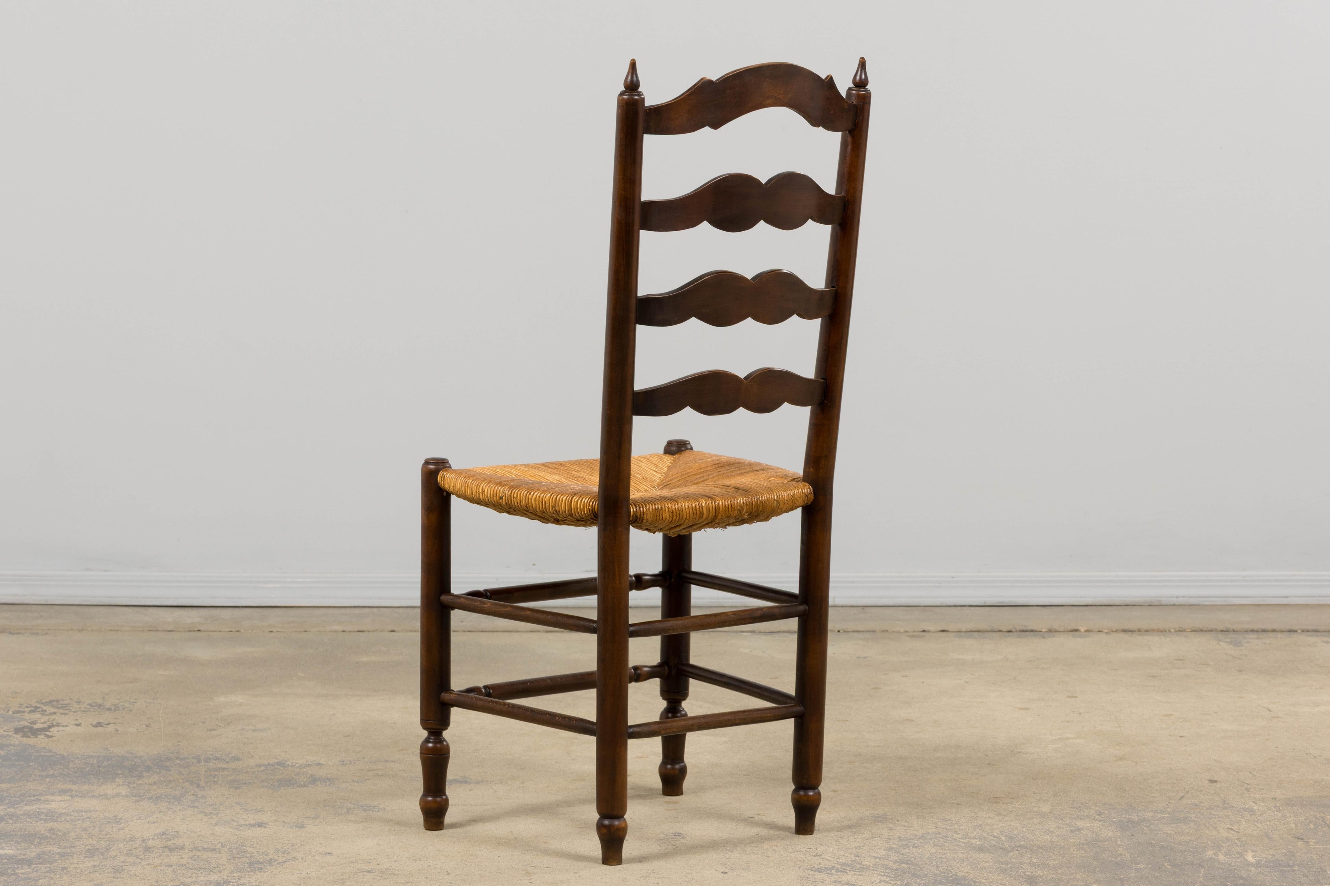 Antique French Ladder Back - Sedie da pranzo in acero con sedili in giunco - Set di 8 sedie in vendita 5
