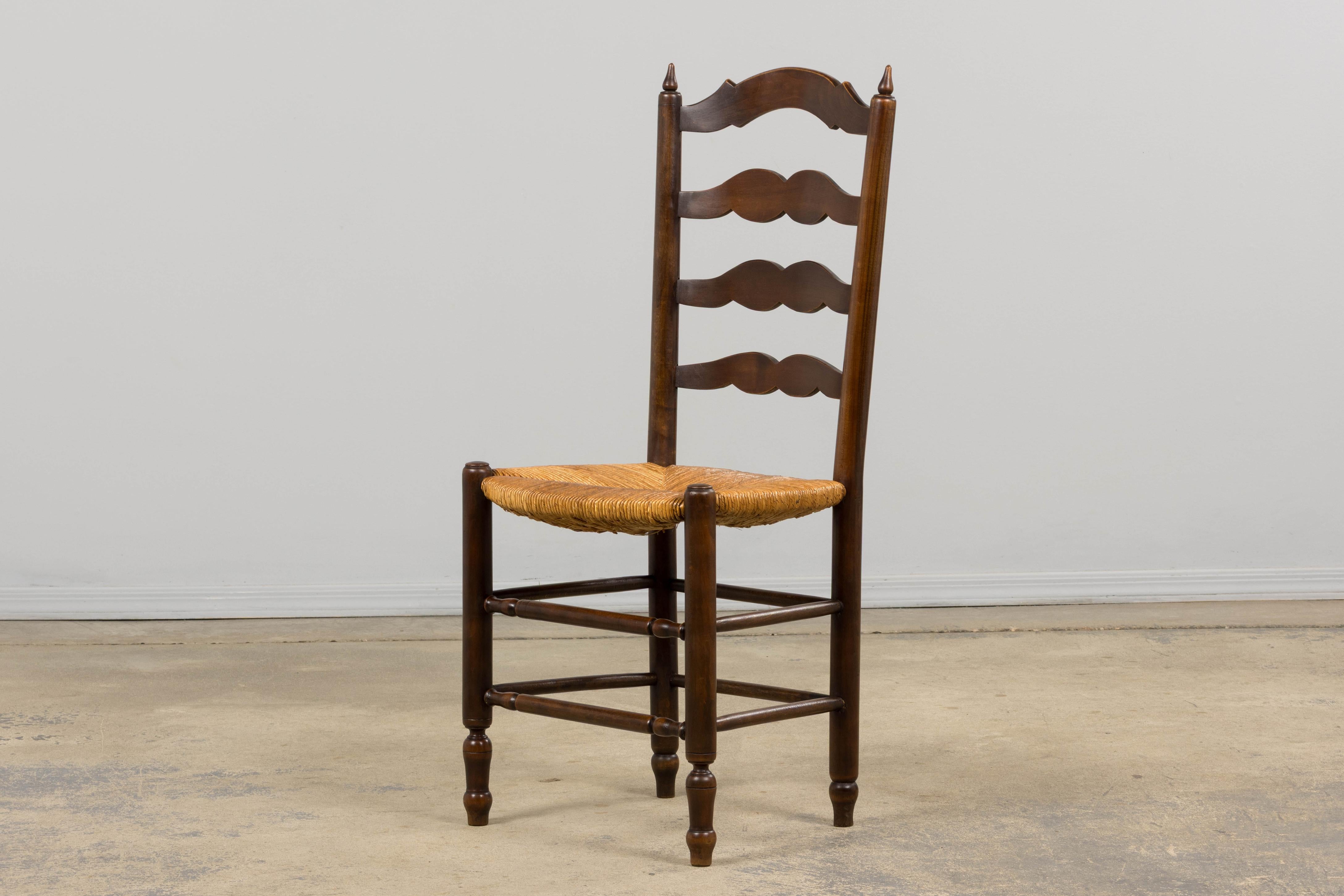 Antique French Ladder Back - Sedie da pranzo in acero con sedili in giunco - Set di 8 sedie in vendita 10