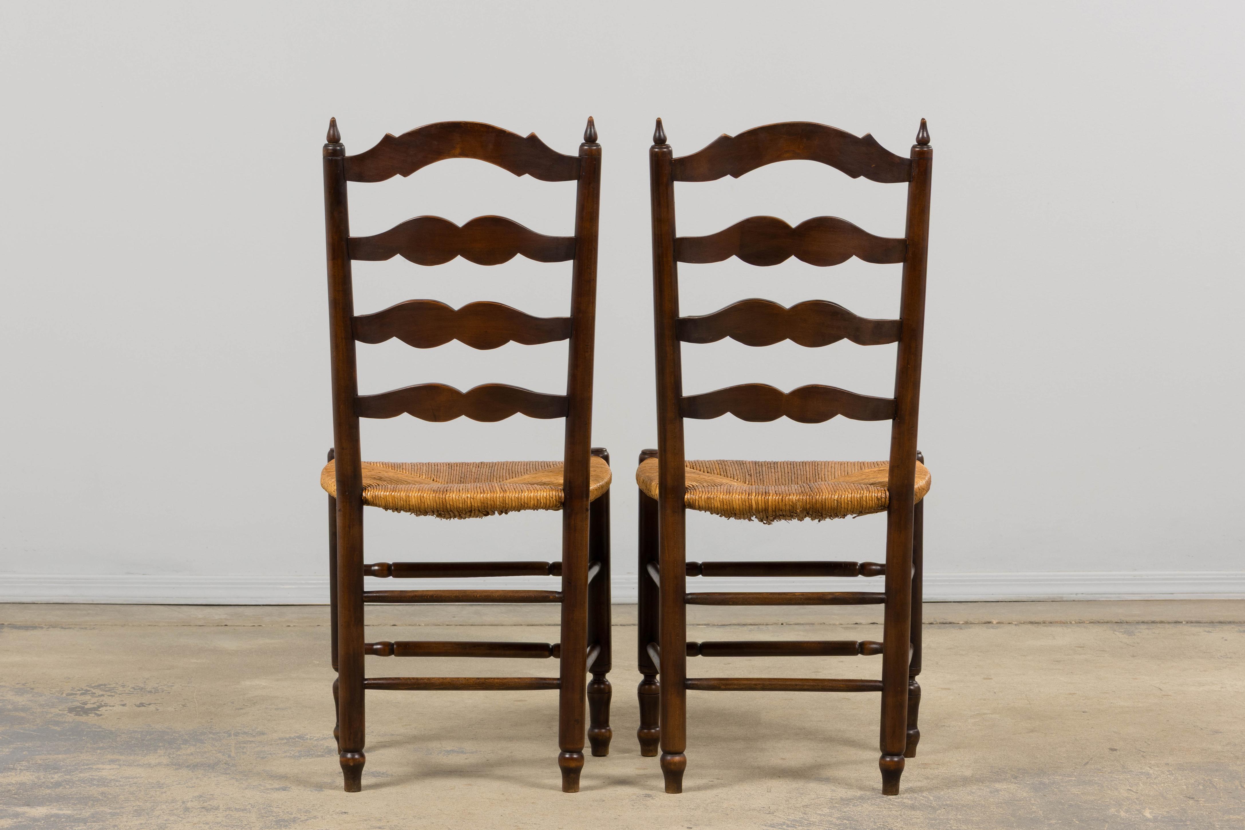 Antique French Ladder Back - Sedie da pranzo in acero con sedili in giunco - Set di 8 sedie in vendita 12