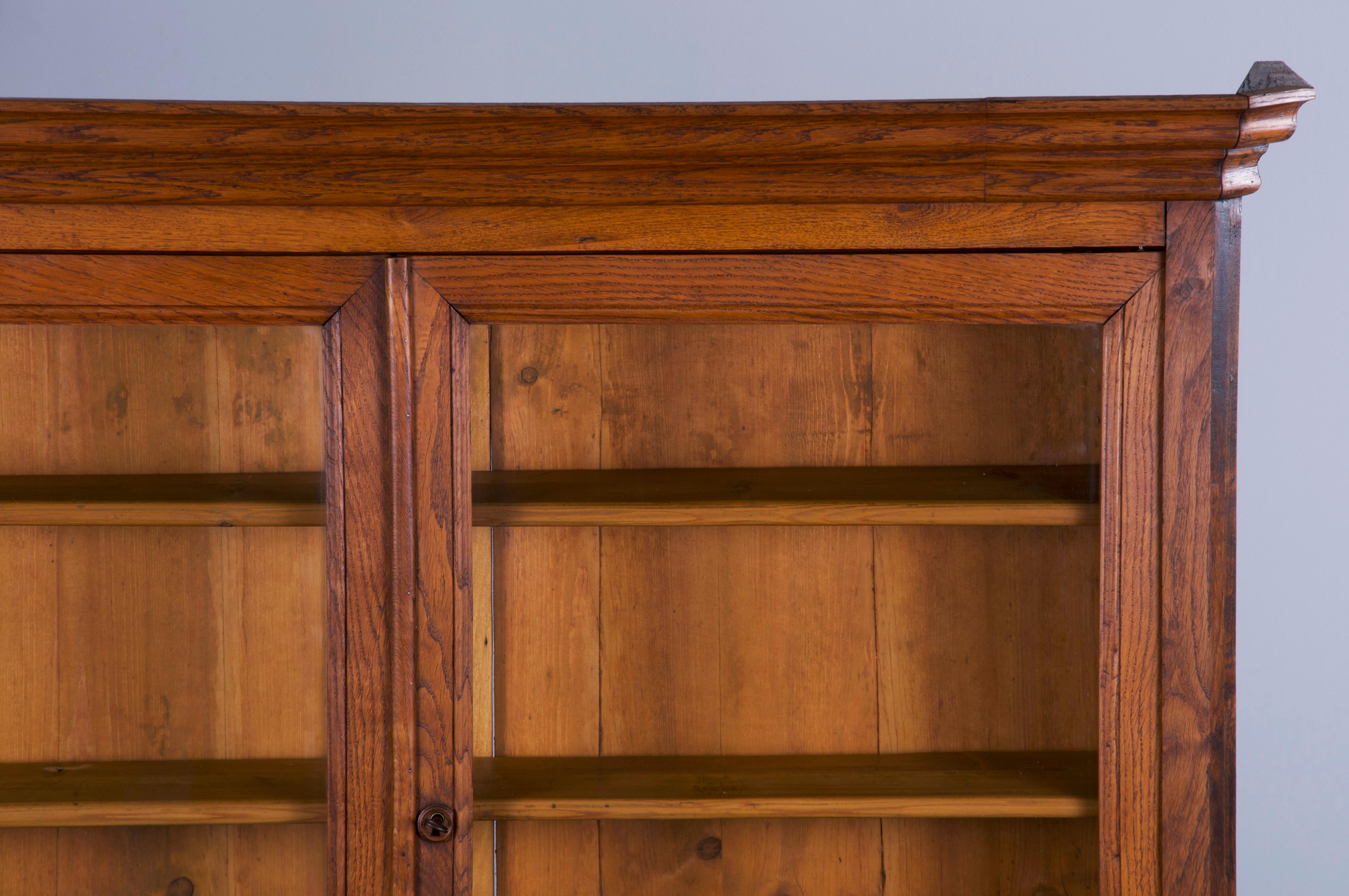 Antique Country French Louis Philippe Style Provincial Escritorio de biblioteca de roble Tallado a mano