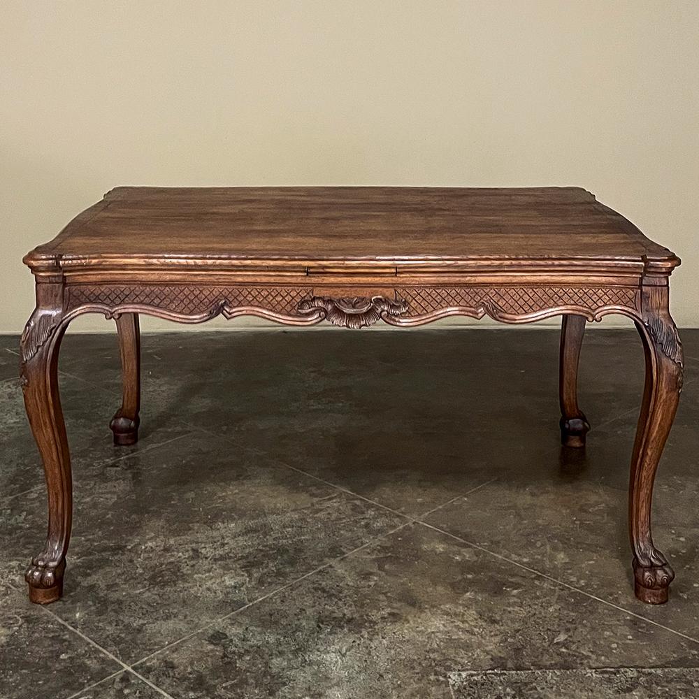 Antique Country French Louis XIV Draw Leaf Dining Table In Good Condition For Sale In Dallas, TX