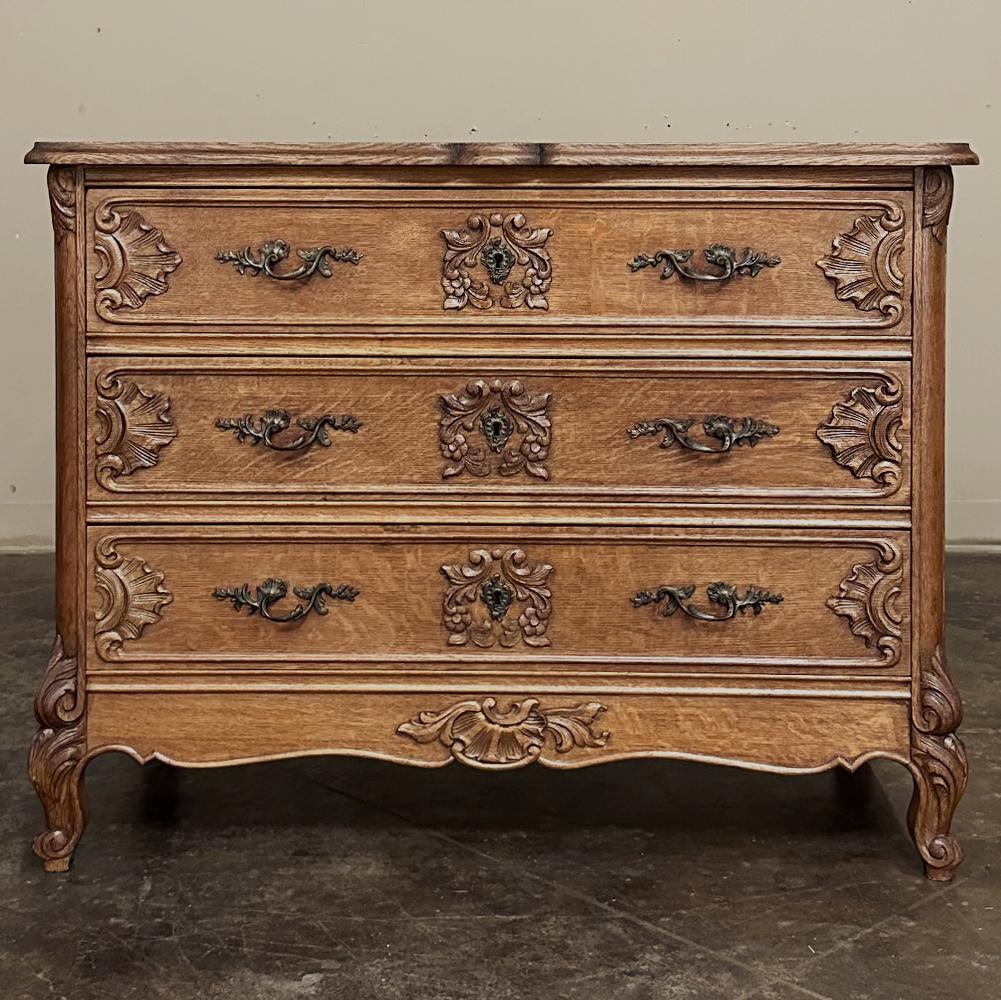 Antique Country French Louis XV Commode ~ Chest of Drawers In Good Condition For Sale In Dallas, TX
