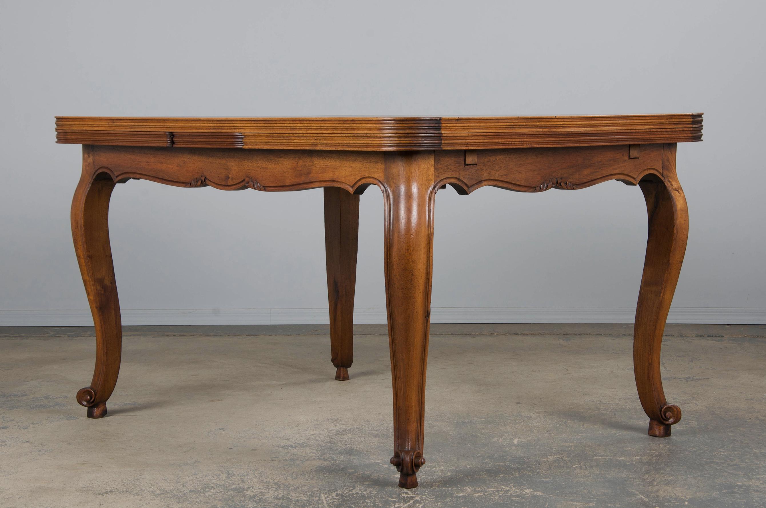 Antique Country French Louis XV Style Provincial Walnut Extendable Dining Table For Sale 7