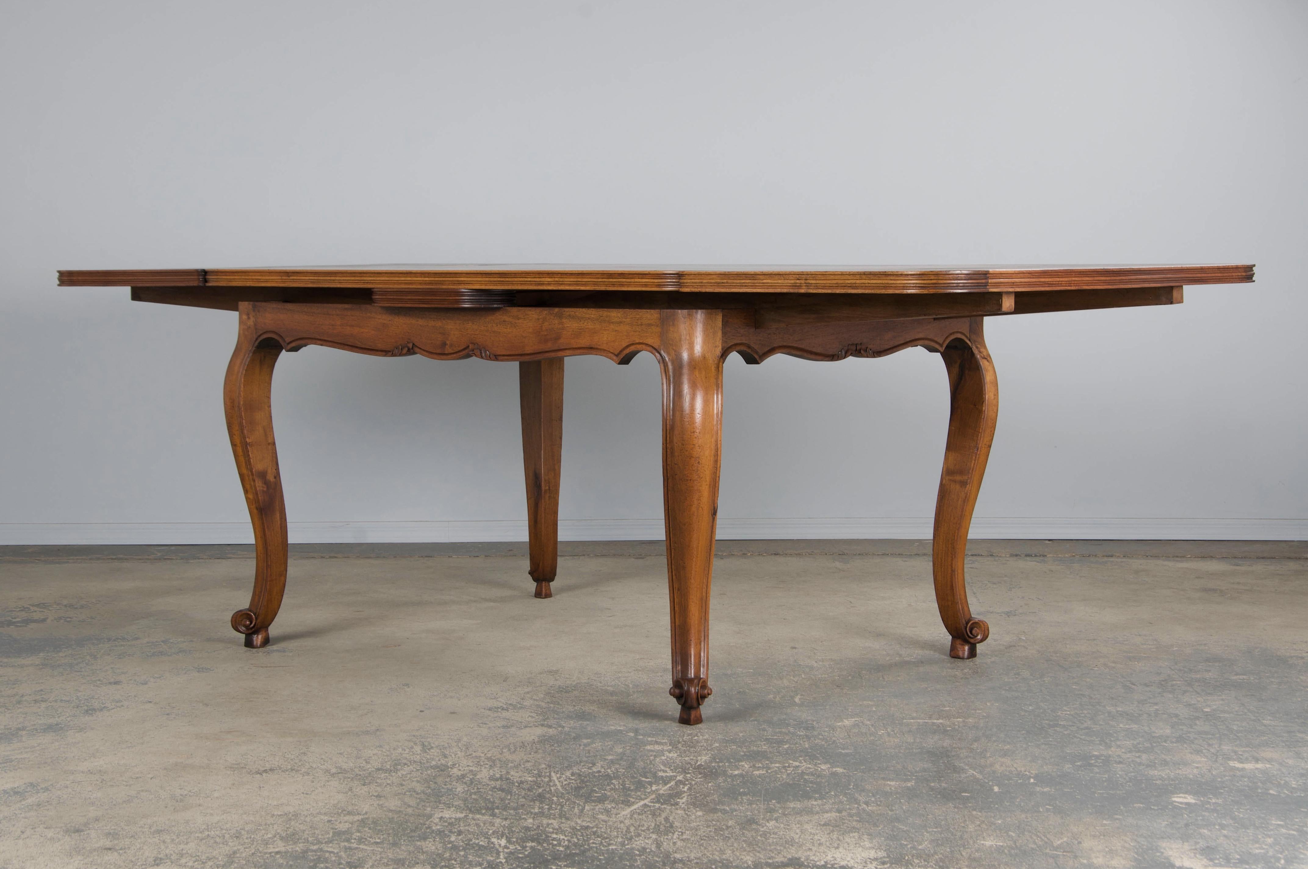 Antique Country French Louis XV Style Provincial Walnut Extendable Dining Table For Sale 12