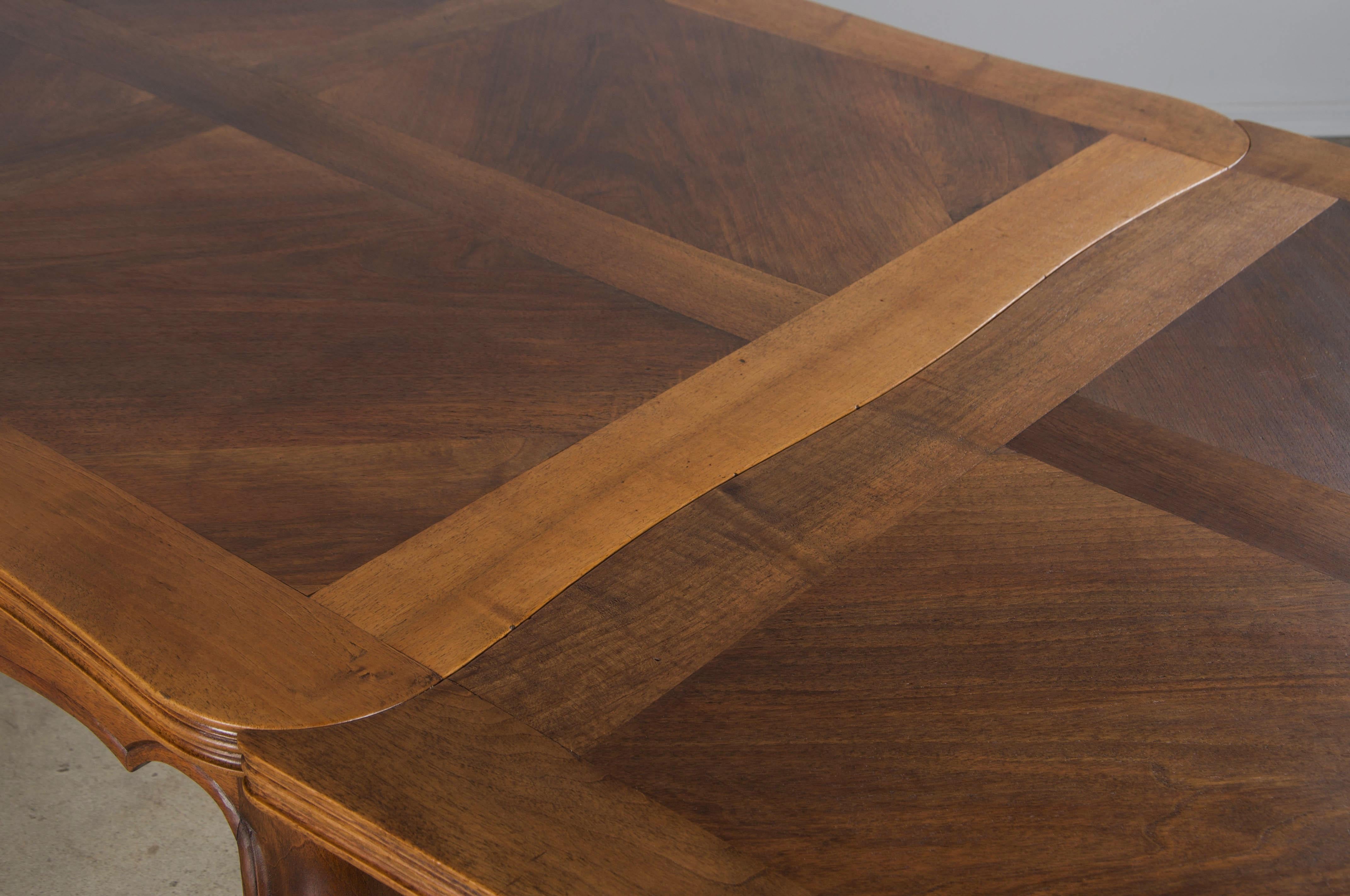Antique Country French Louis XV Style Provincial Walnut Extendable Dining Table For Sale 13