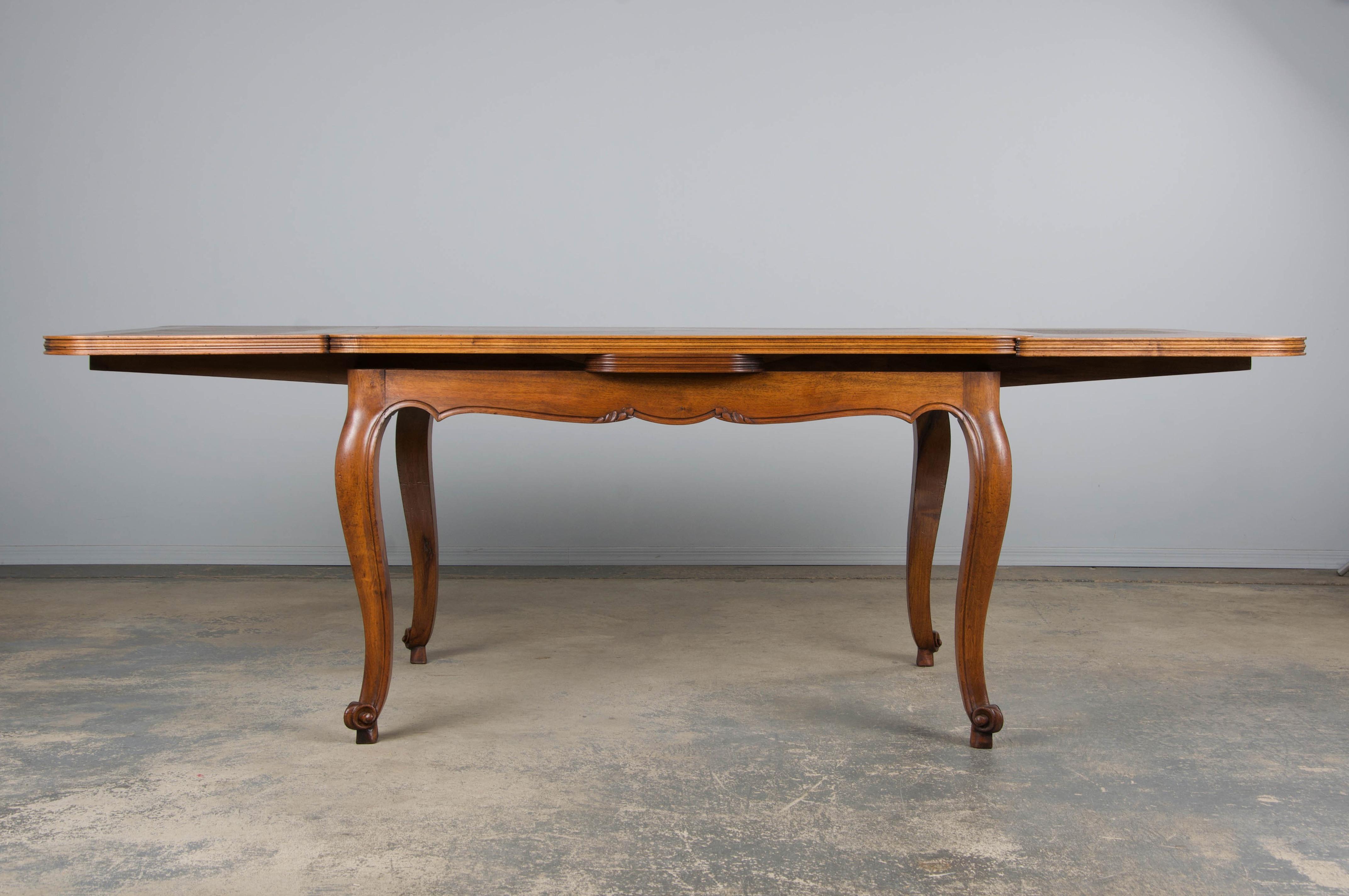 Antique Country French Louis XV Style Provincial Walnut Extendable Dining Table For Sale 4